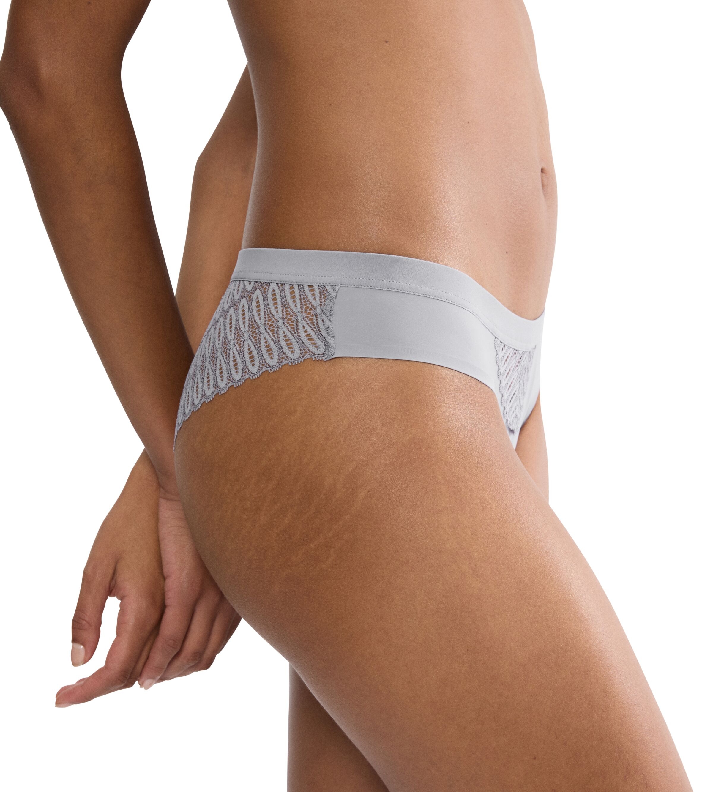 Triumph Brasilslip »Aura Spotlight T«, moderne Grafikspitze, elegant, bequem, Micro-Touch