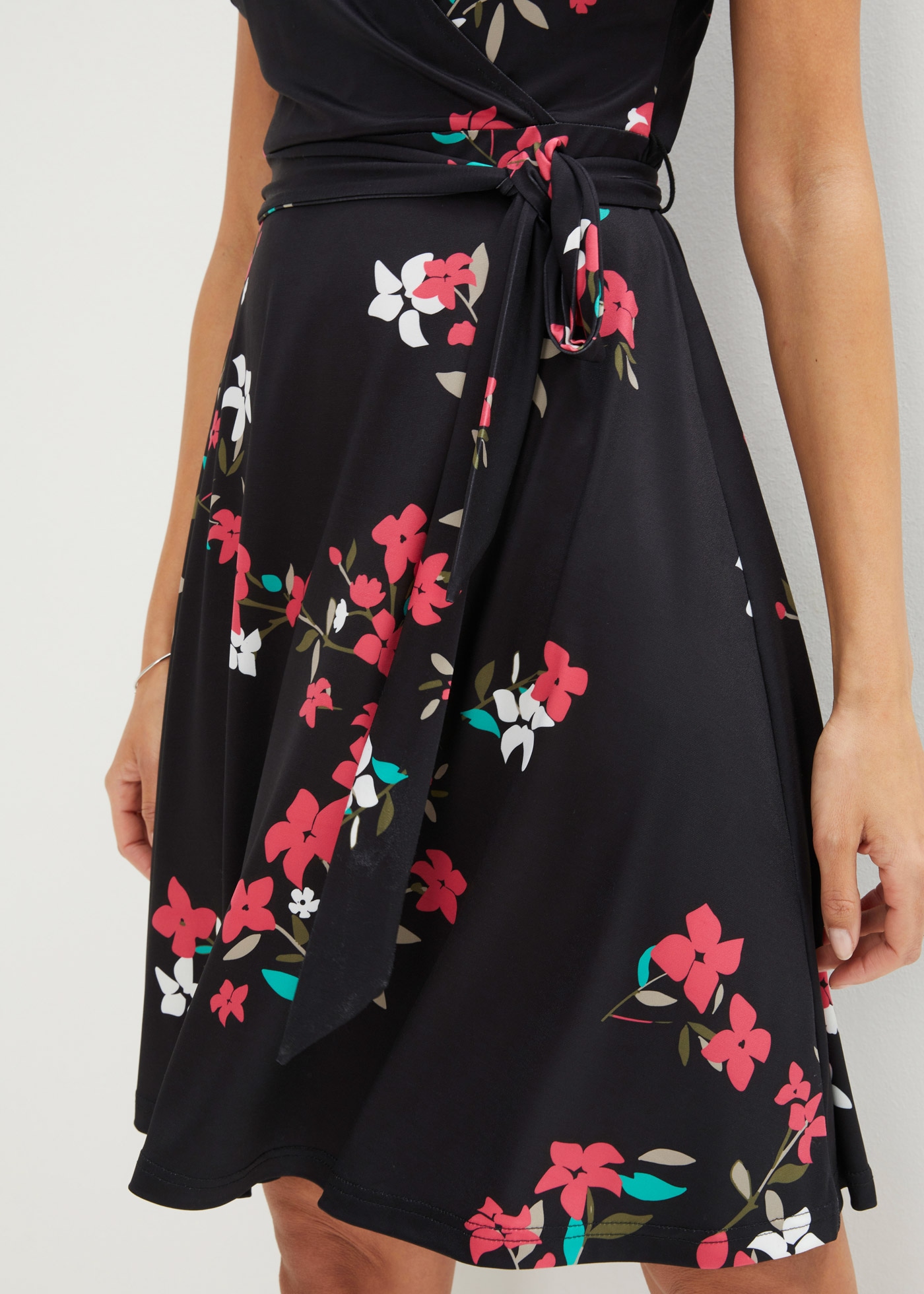 bonprix Jerseykleid für festliche Anlässe, Kurzarm, figurumspielende Passform