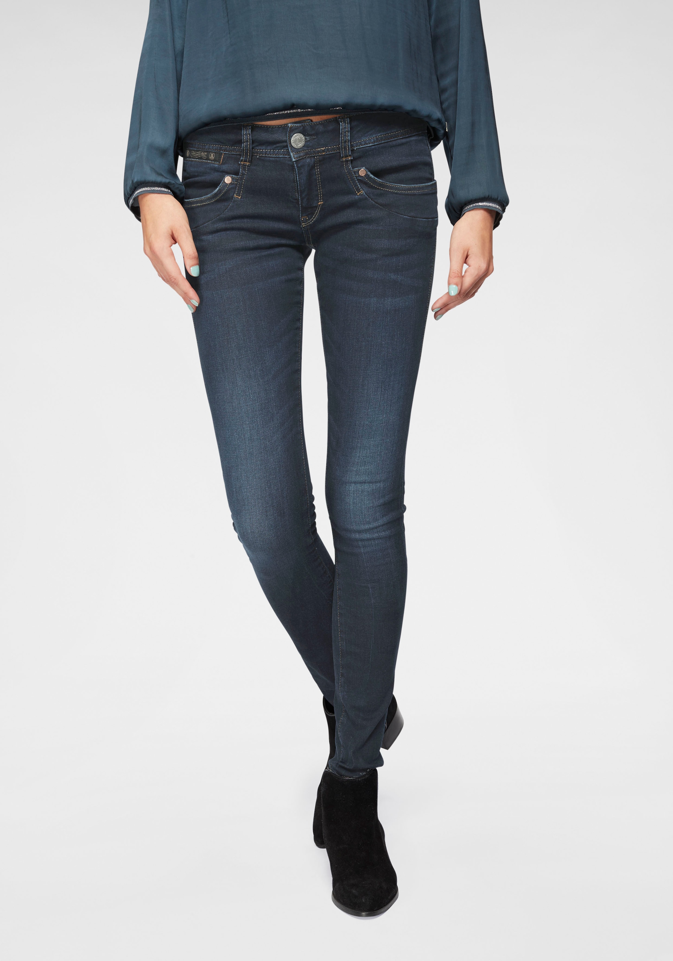 Image of Herrlicher Slim-fit-Jeans "Piper Slim Denim" mit Zierknöpfen an den Gesässtaschen