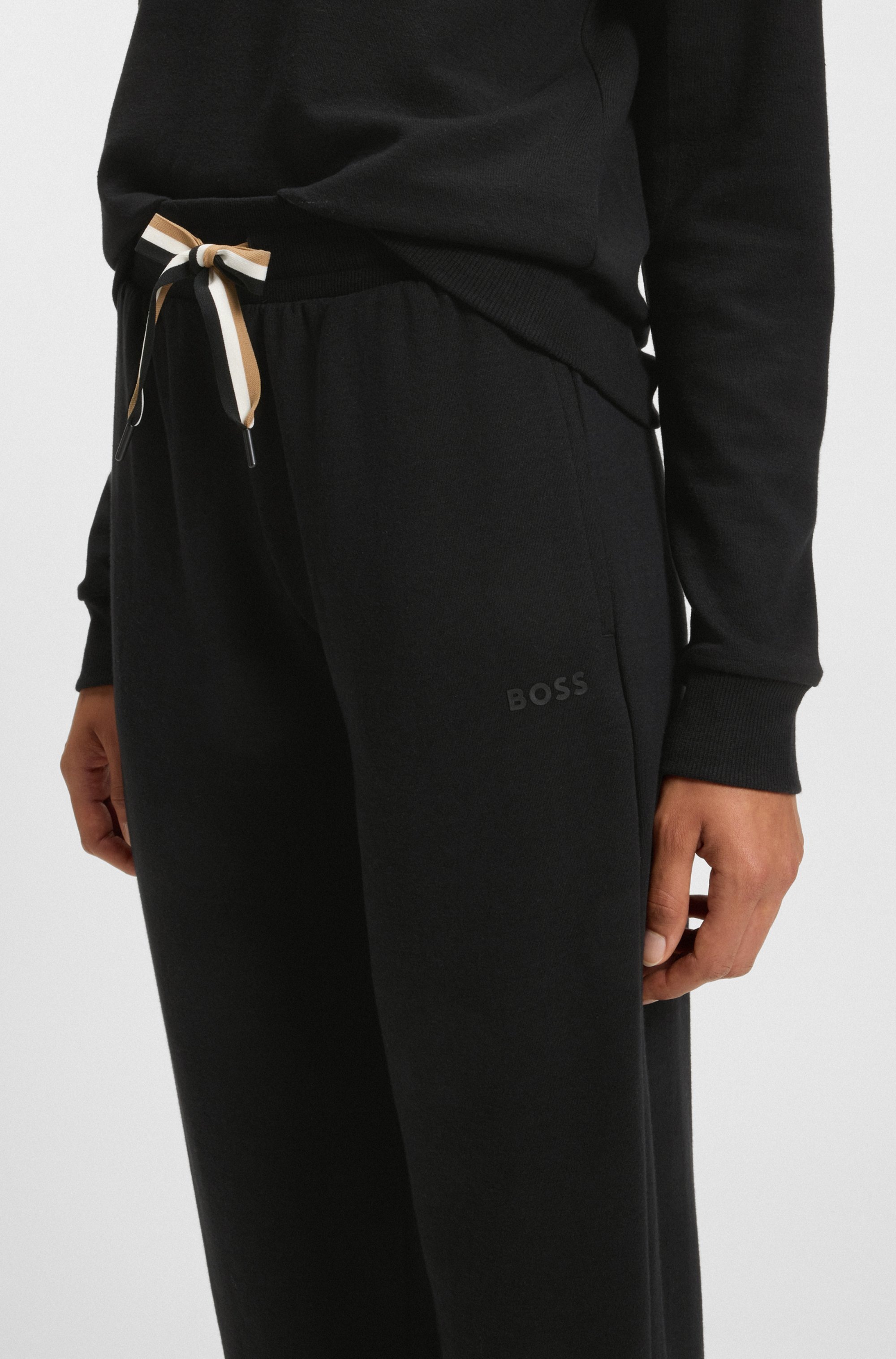 BOSS Pantalon de détente »CP Stripe_Pants Cuff«  mit kontrastfarbener Kordel