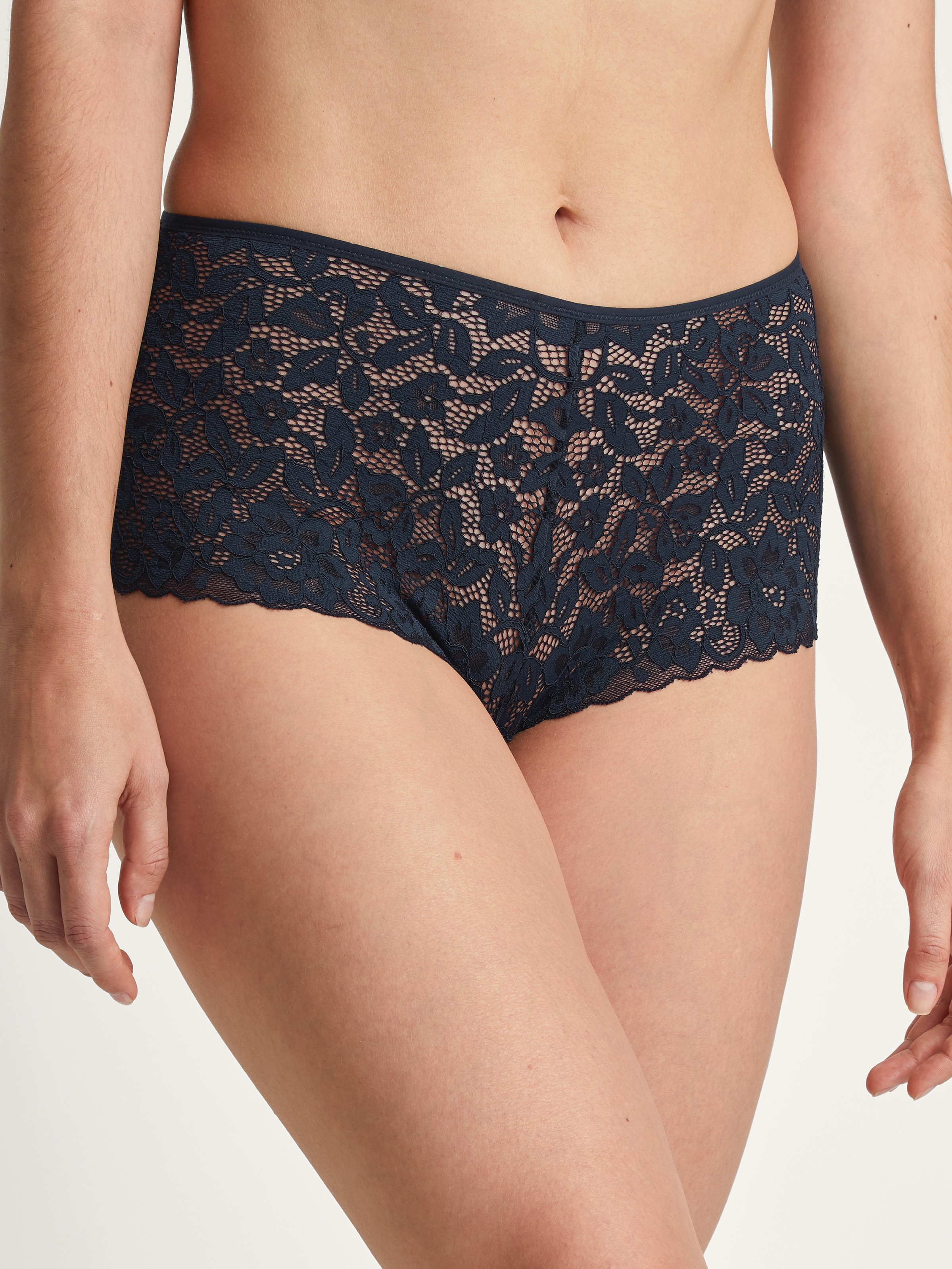 Image of CALIDA Panty "Natural Comfort Lace" elastische Spitze, Regular-Cut, weich, verspielt, feminin