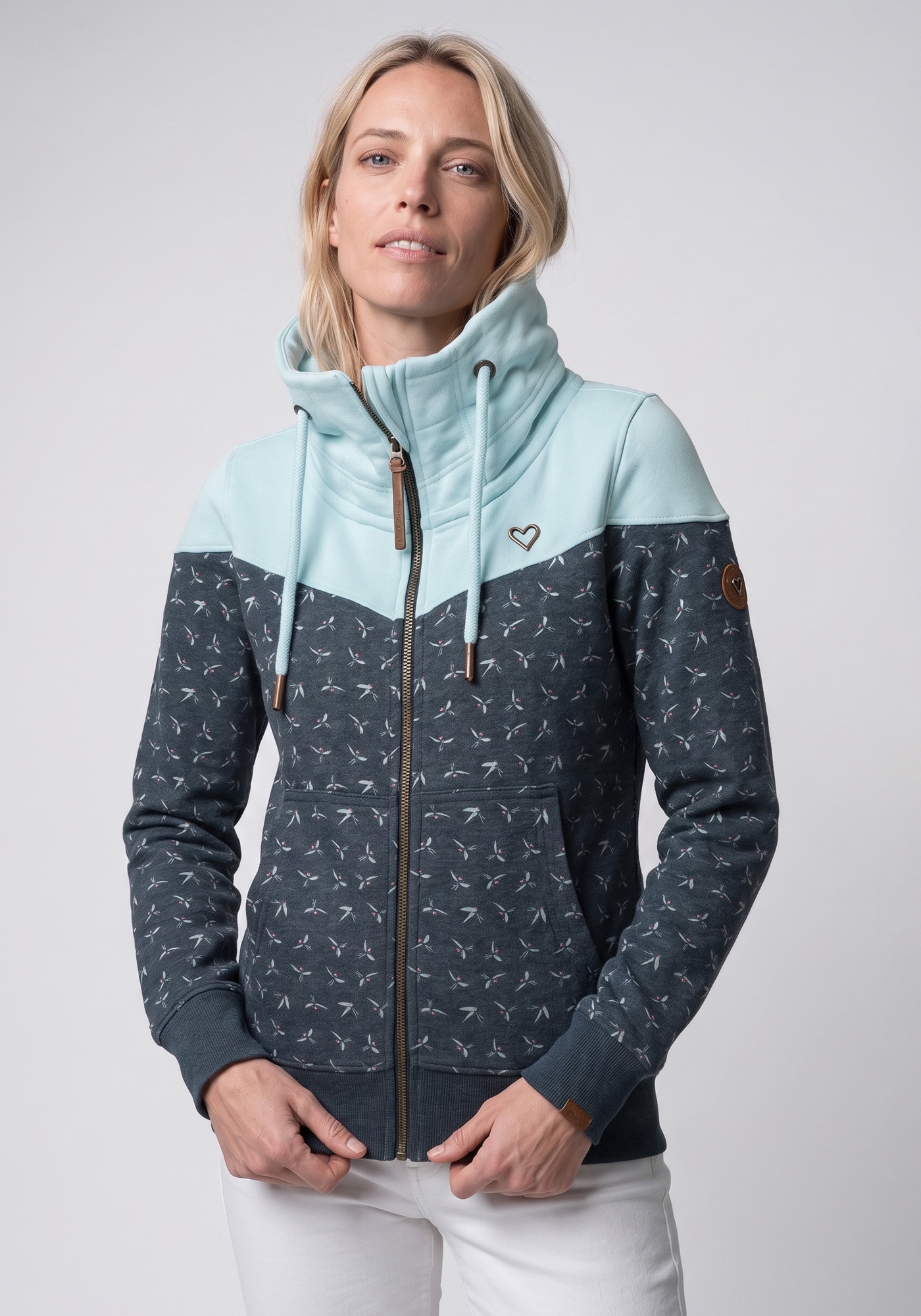 Alife & Kickin Veste sweat »ValinaAK B« avec col montant réglable haut