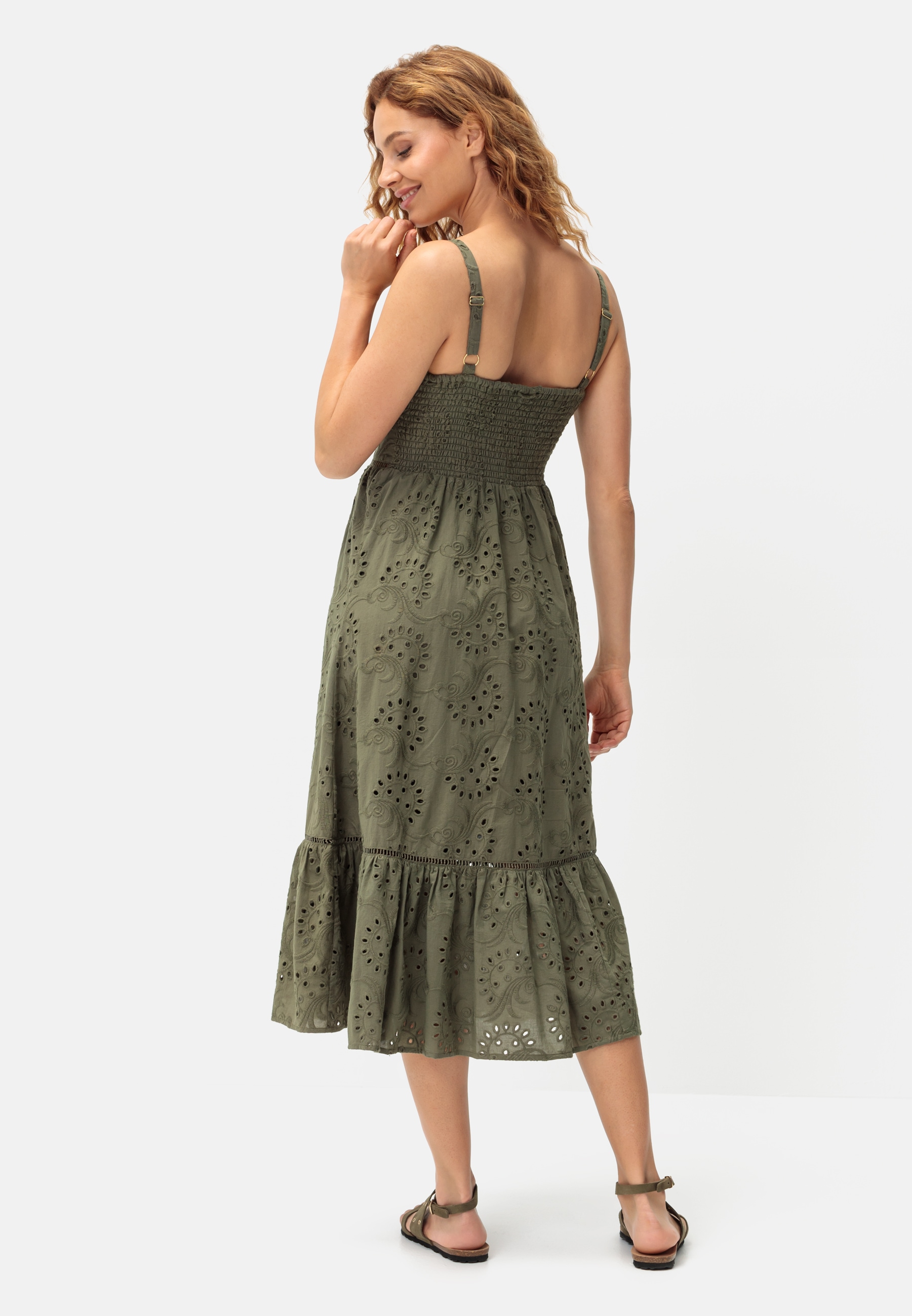 LASCANA Midikleid, mit sommerlicher Lochstickerei