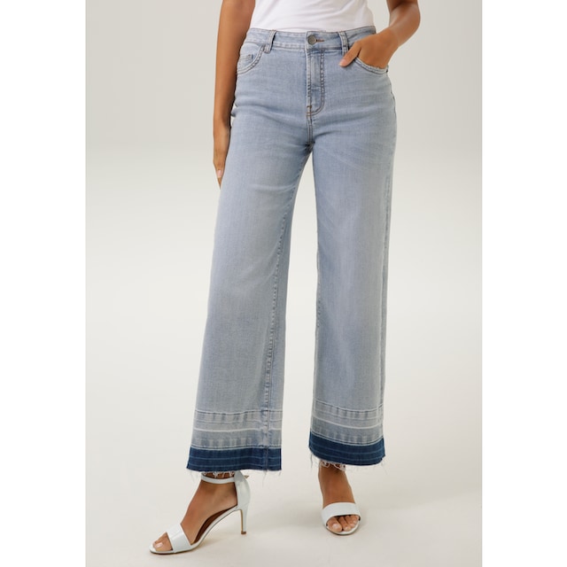 ♕ Aniston CASUAL Straight-Jeans, mit trendiger Waschung am leicht  ausgefranstem Saum versandkostenfrei bestellen