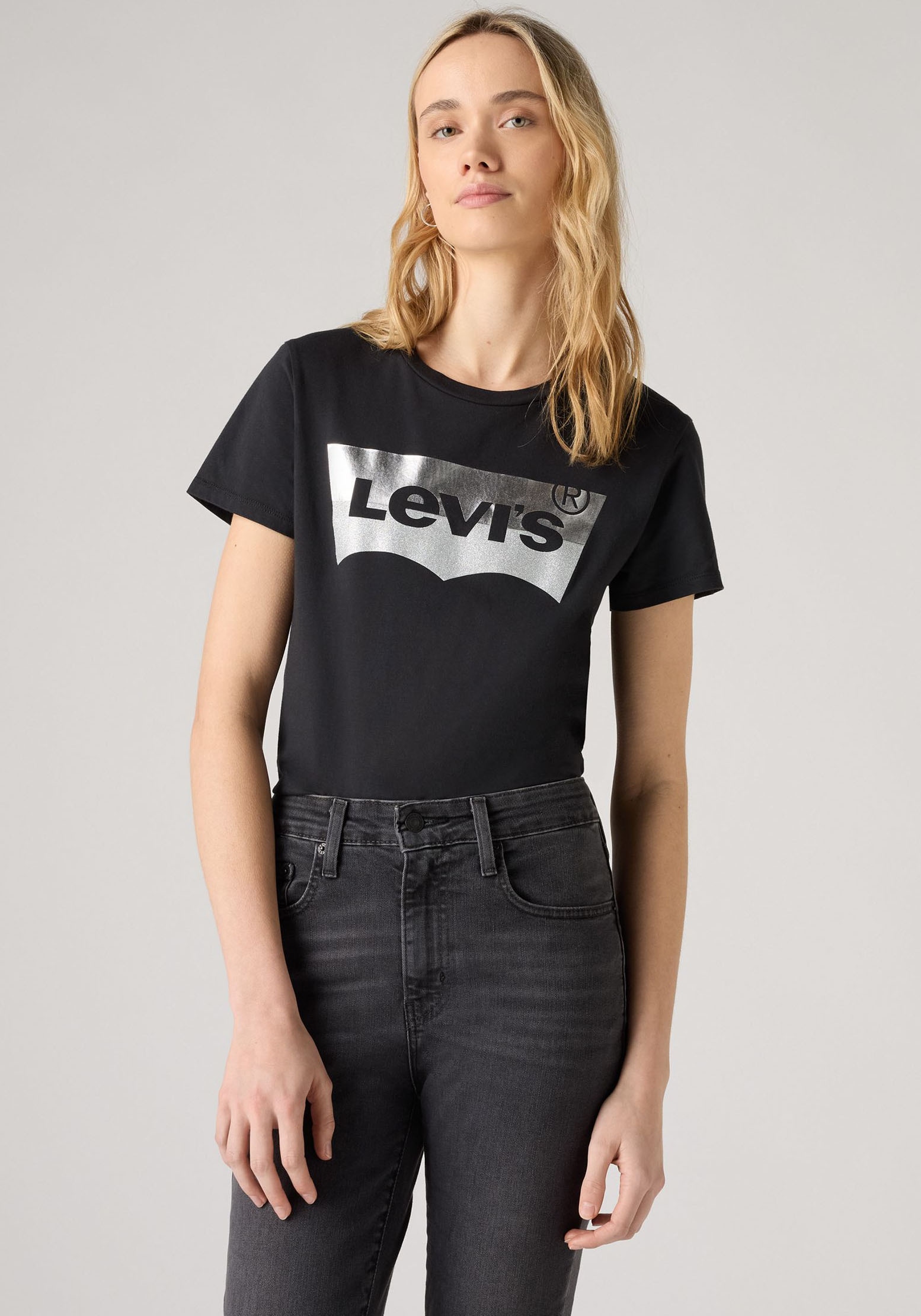 Levi's® Shirt à col rond »THE PERFECT TEE« mit Logo im Metallic-Holo Print