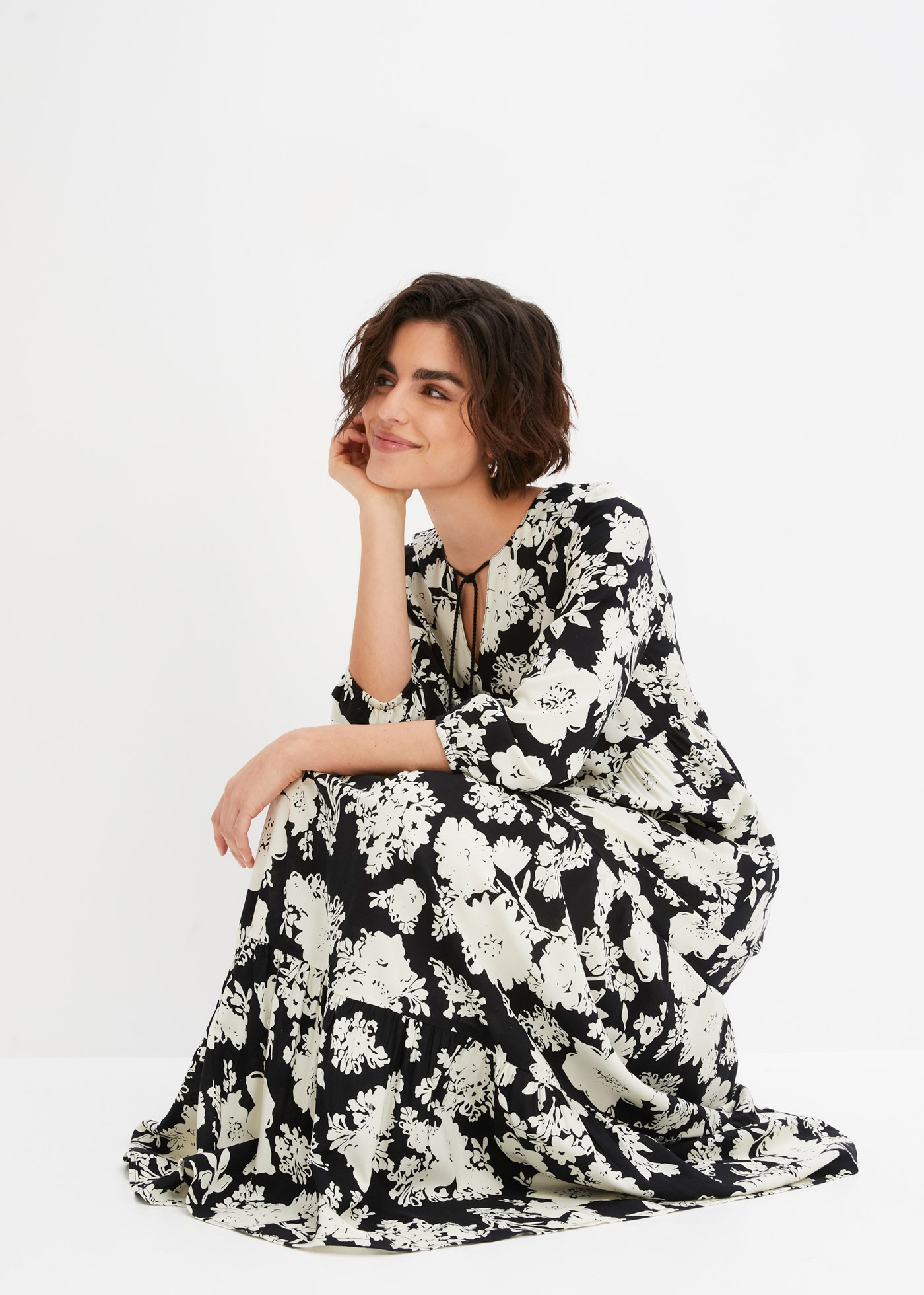 Image of bonprix Maxikleid für Frühling und Sommer, aus Viskose, ausgestellte Passform