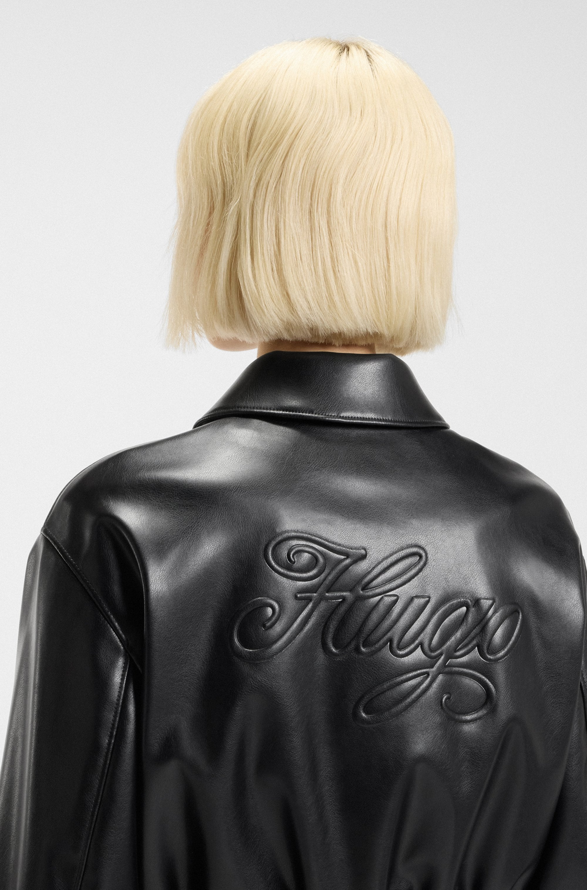 HUGO Blue Kurzjacke »Autene«, FAUX Lederjacke mit HUGO Prägung auf der Rückseite