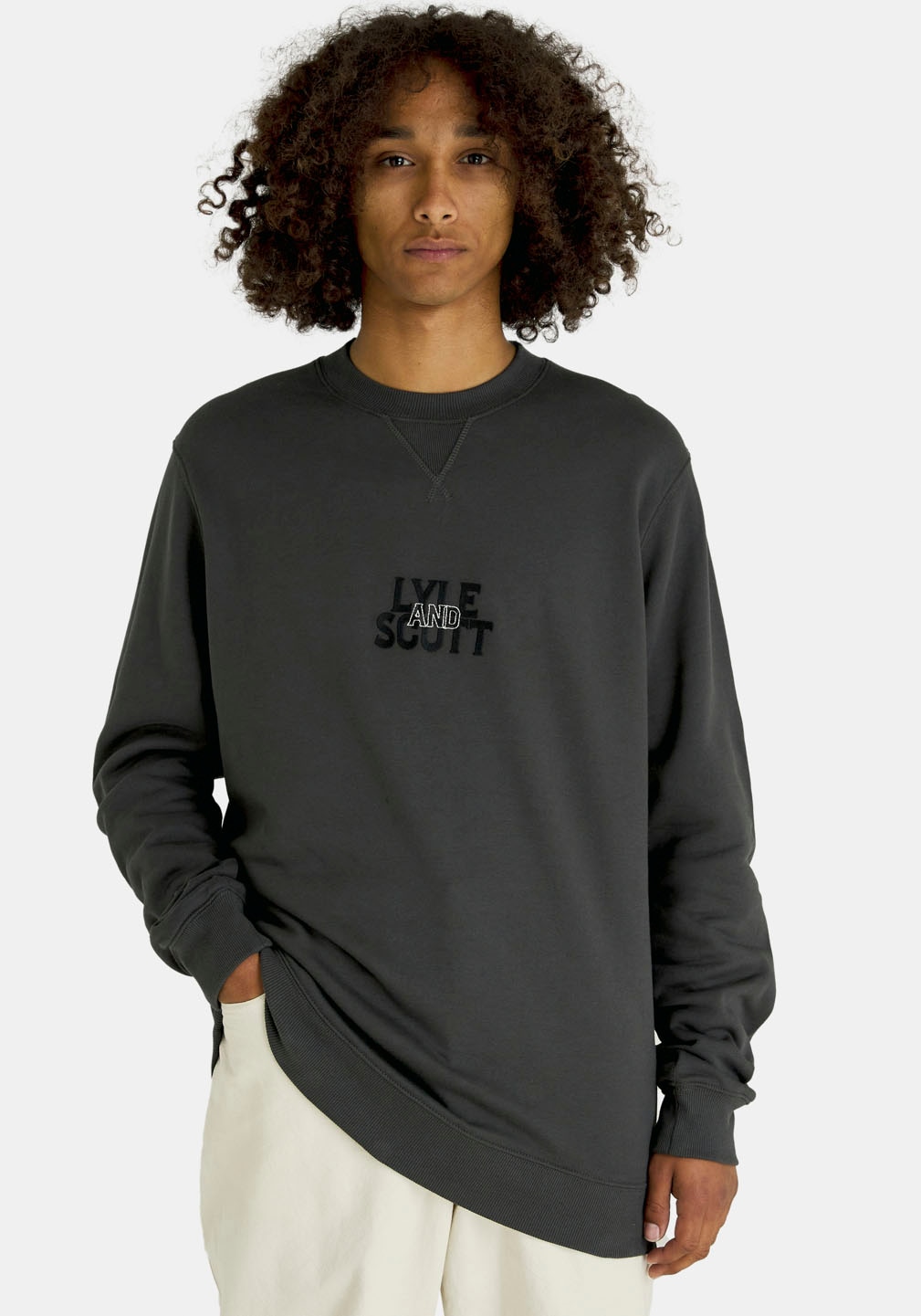 Sweatshirt, mit Logostickerei