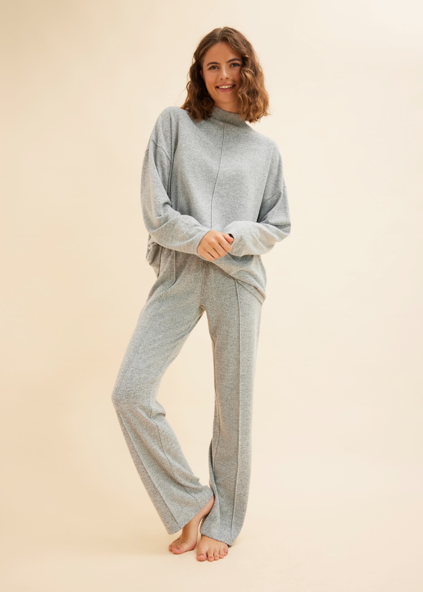 Image of bonprix Hausanzug Set, kuscheliges Loungewear-Set, Loose Fit, mit Stehkragen, im Casual Stil