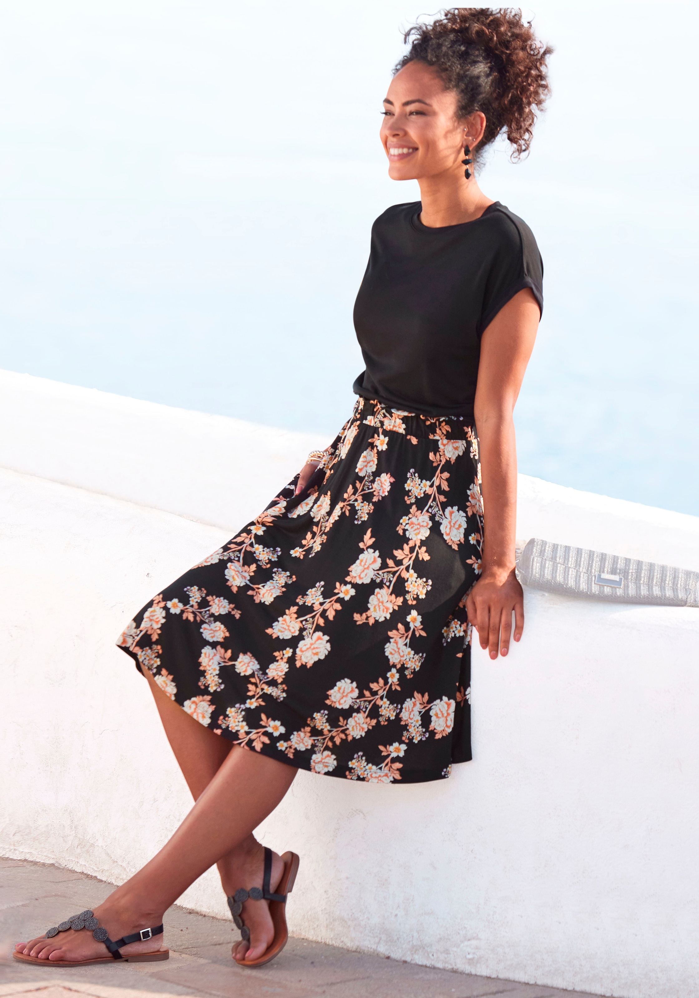 Image of LASCANA Jerseykleid "mit bedrucktem Rock, Gummizug in der Taille" Ohne Taschen kurzärmliges Sommerkleid, T-Shirtkleid, Viskosekleid, casual