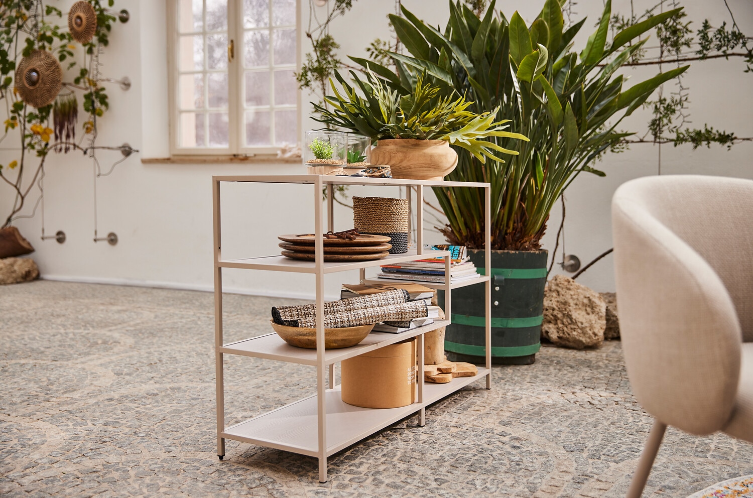 ACTONA GROUP Bücherregal »Seaford - Mehrzweckregal & Raumteiler, modern, Metall« 114x35x78 cm,  Asymmetrisch, stabil & viel Stauraum, zeitloses Design, 6 Regalböden