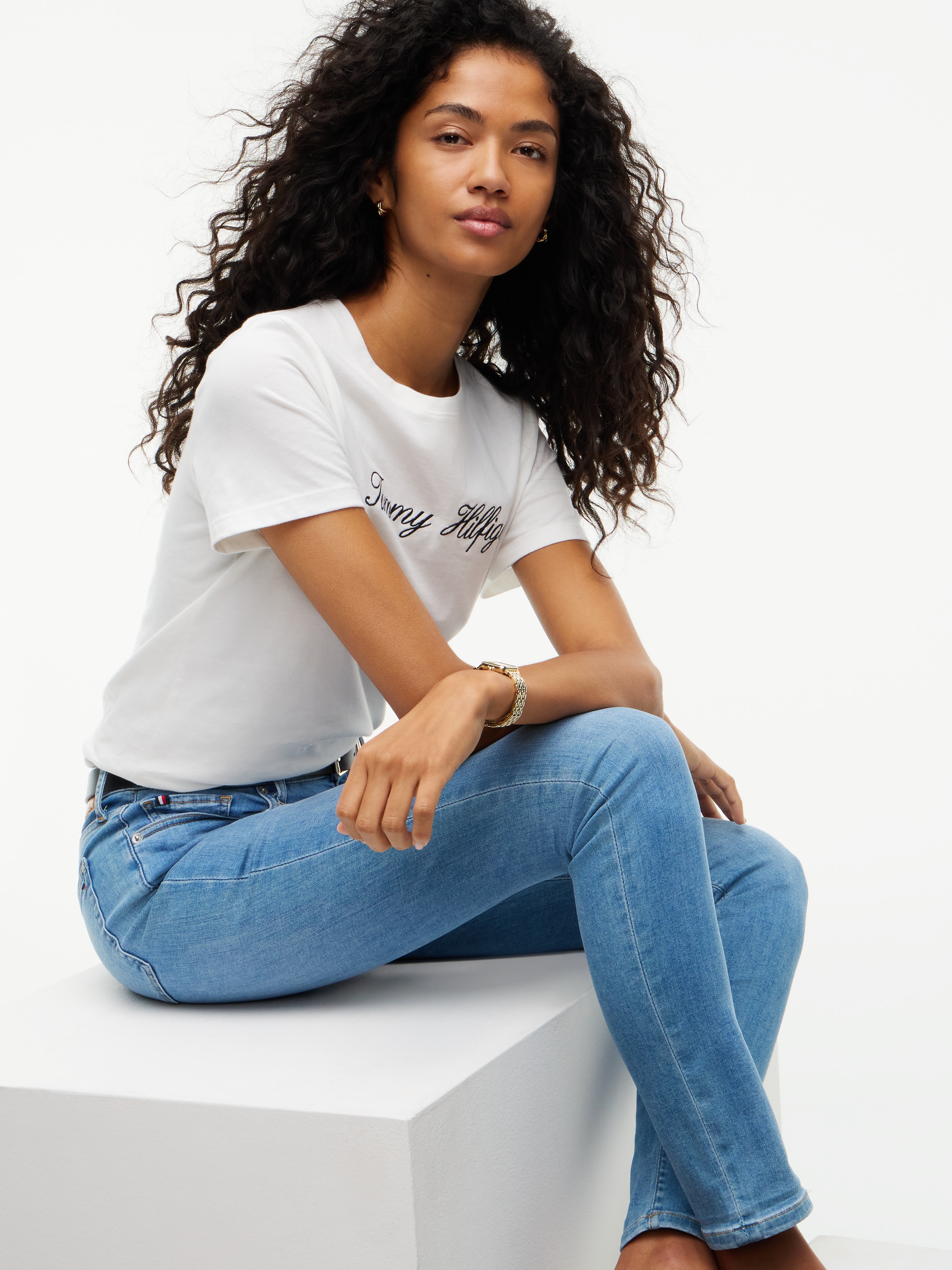 Tommy Hilfiger Skinny-fit-Jeans »COMO Skinny RW ACE mit Logo-Badge und knöchellangem Schnitt« Baumwollmischung, skinny fit