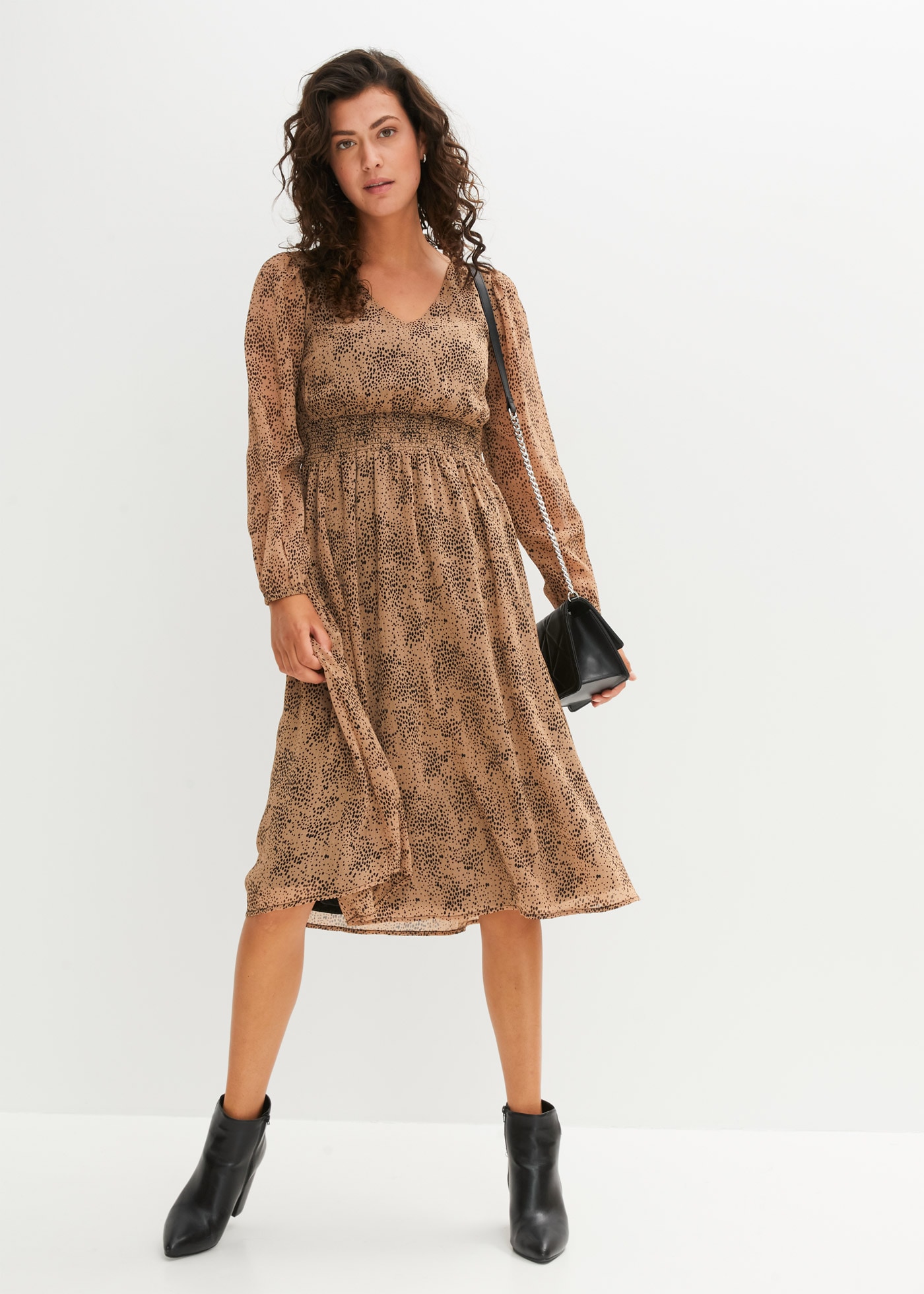 Image of bonprix Chiffonkleid für femininen Look, aus Polyester, figurumspielende Passform