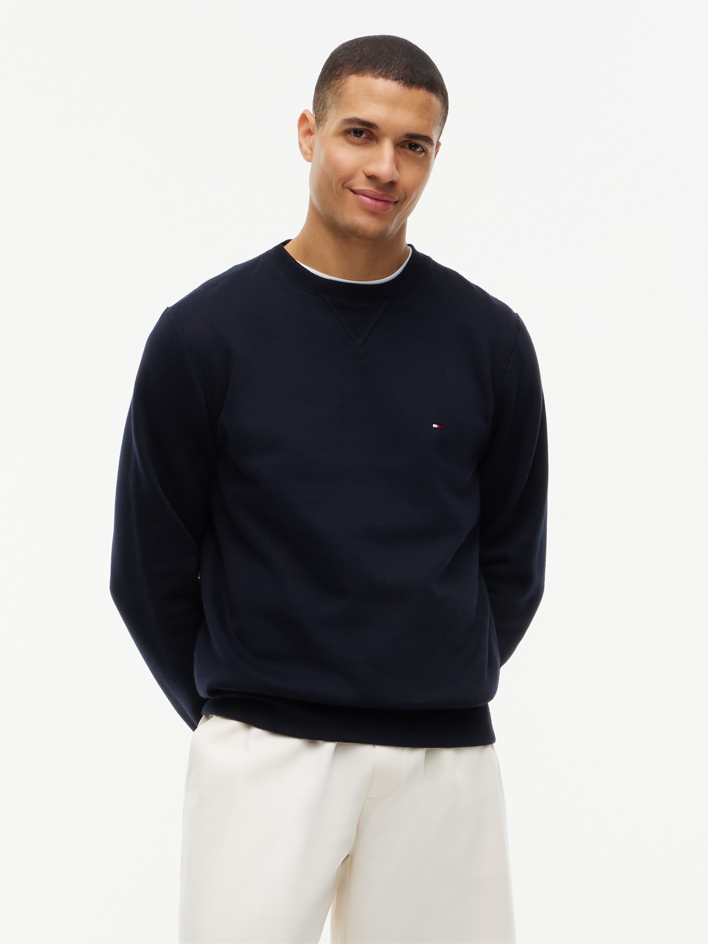 Tommy Hilfiger Sweat-shirt »ESSENTIAL FLEECE CREWNECK«, avec broderie logo Tommy Hilfiger, coupe régulière
