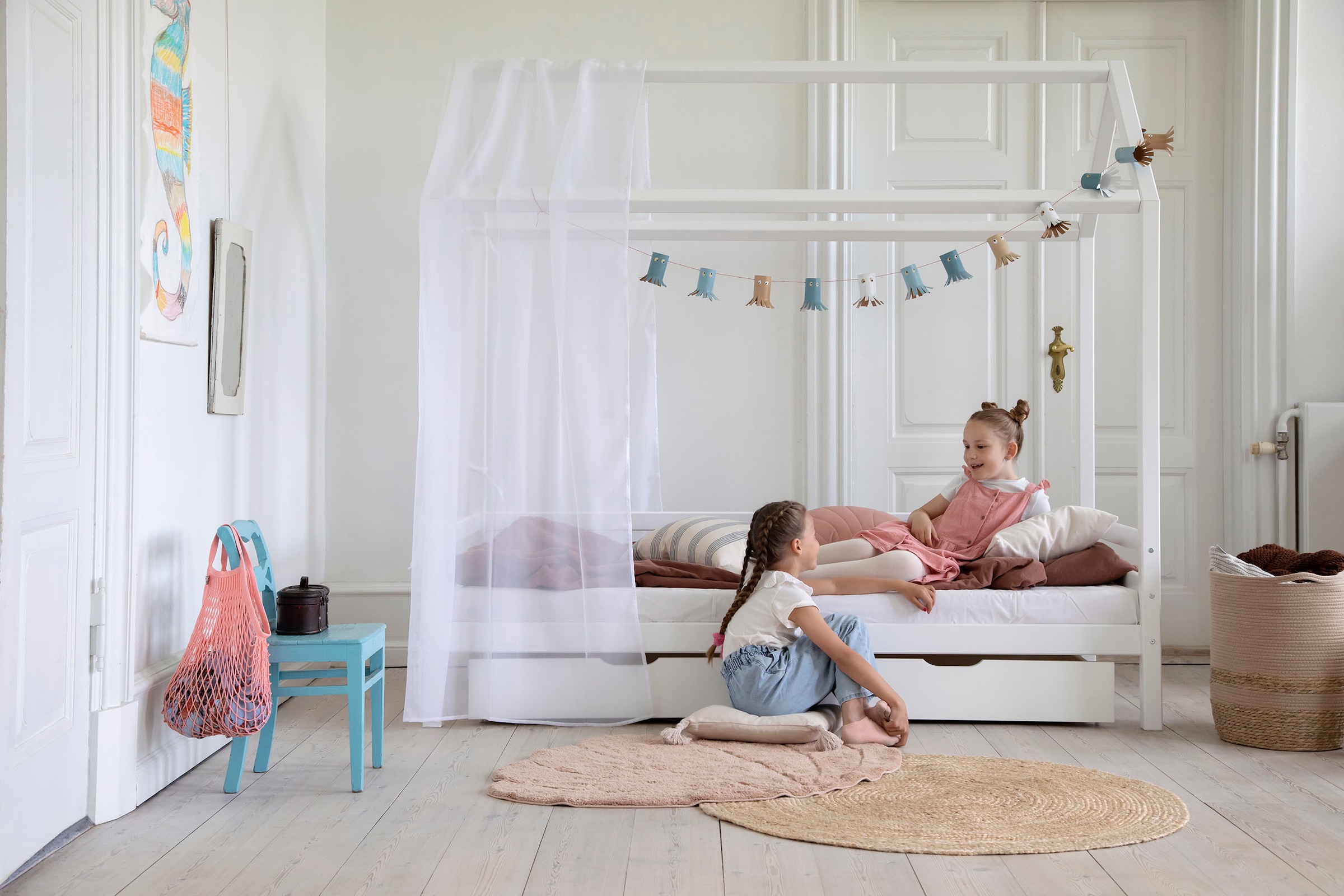 Hoppekids Kinderbett »ECO Dream« Hausbett mit Dach 90x200 massiv weiss
