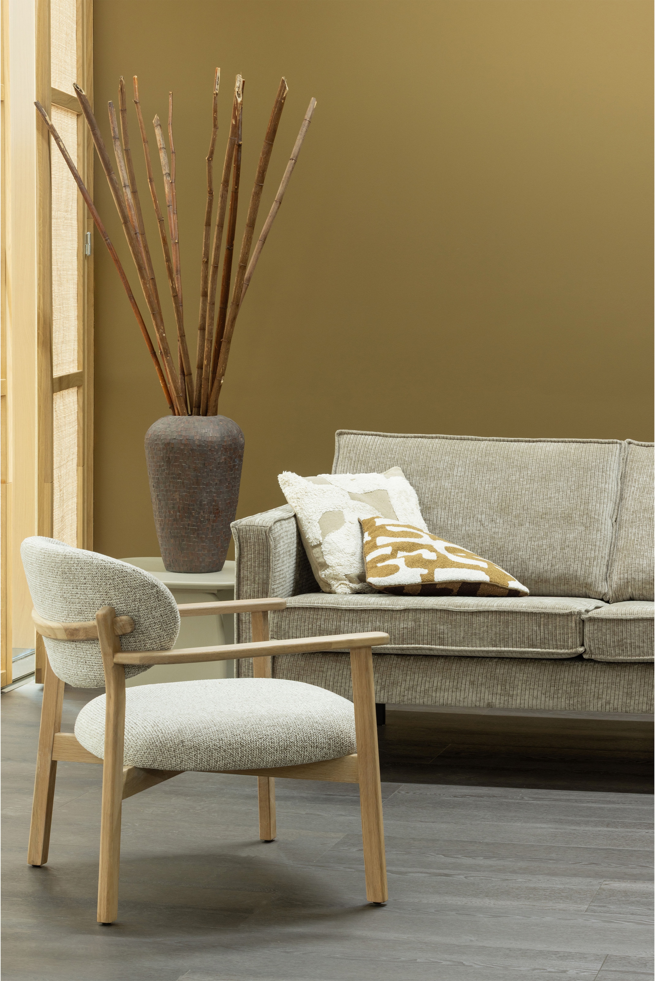WOOOD Loungesessel »Udar mit Eichenholzgestell und More-Melange-Bezug, B68 x T75 x H76 cm« Sehr hohe Verschleissfestigkeit, Armlehnen integriert, Tragkraft 120 kg
