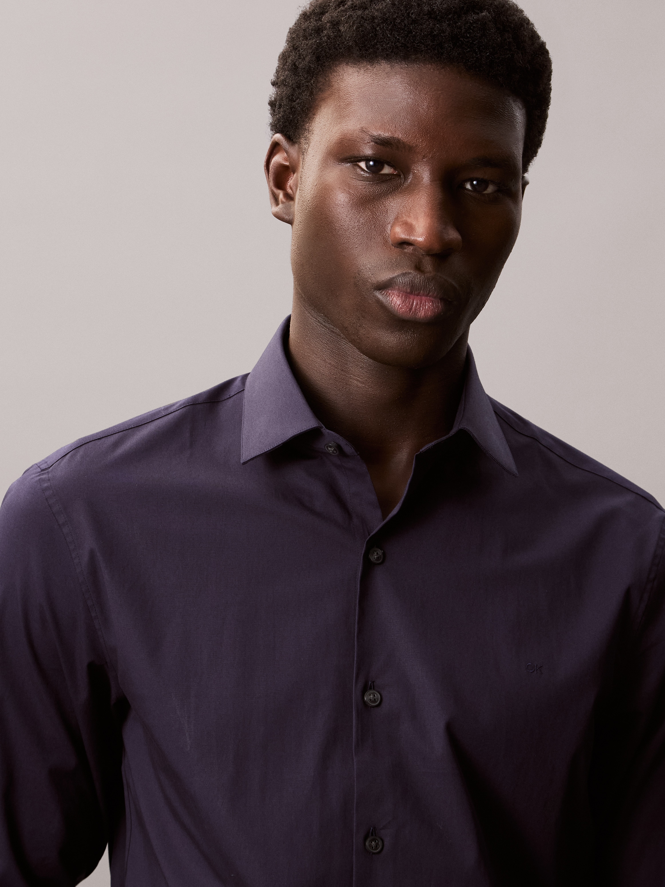 Calvin Klein Businesshemd »SLIM ESNTL POPLIN NOS STR SLD«, Mit Monogramm-Stickerei