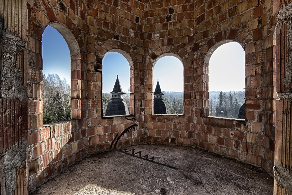 Image of Papermoon Fototapete »Verlassenes Schloss«, Vliestapete, hochwertiger Digitaldruck bei Ackermann Versand Schweiz