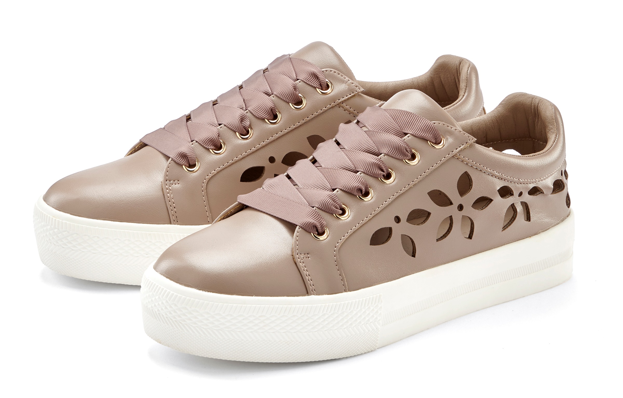 Image of LASCANA Sneaker mit kleinen Cut-Outs, Schnürhalbschuhe, Freizeitschuhe VEGAN