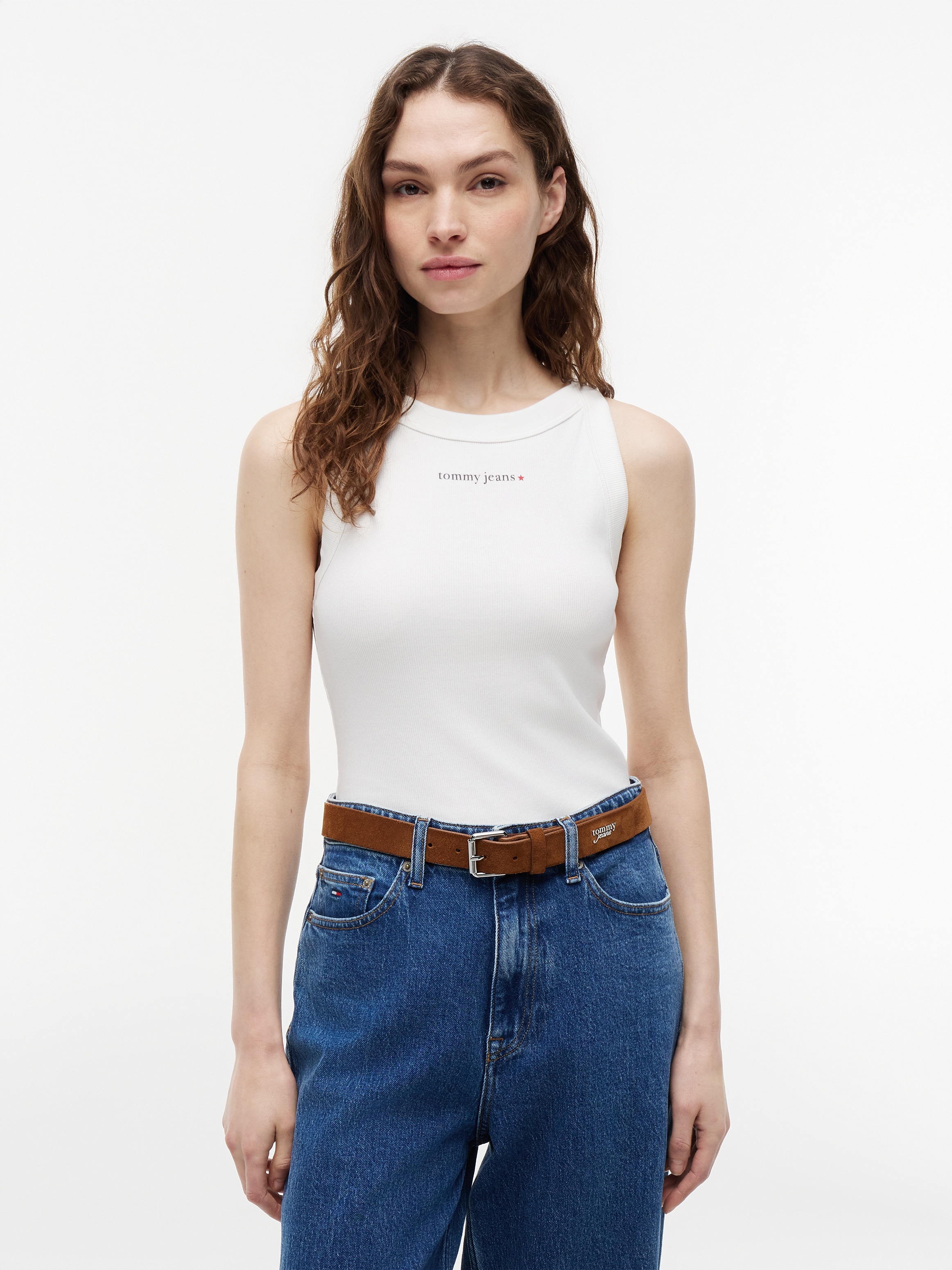 Tommy Jeans Ripptanktop »TJW SLIM ESS LOGO 1 RIB TANK« Baumwollmischung, slim fit, in gerippter Struktur