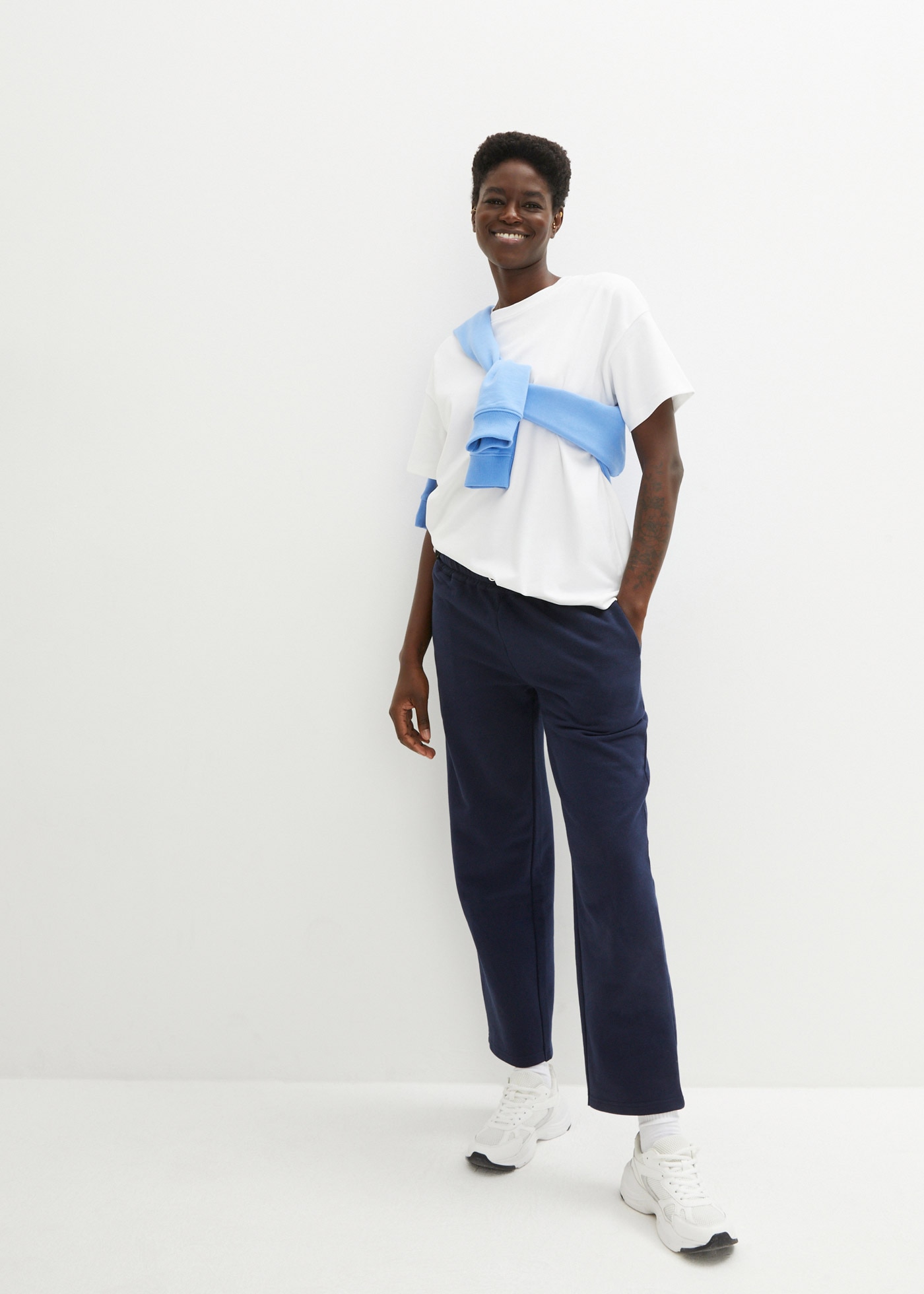 bonprix T-shirt oversize 1 Oversize-Passform, Halbarm-Design, aus Baumwolle