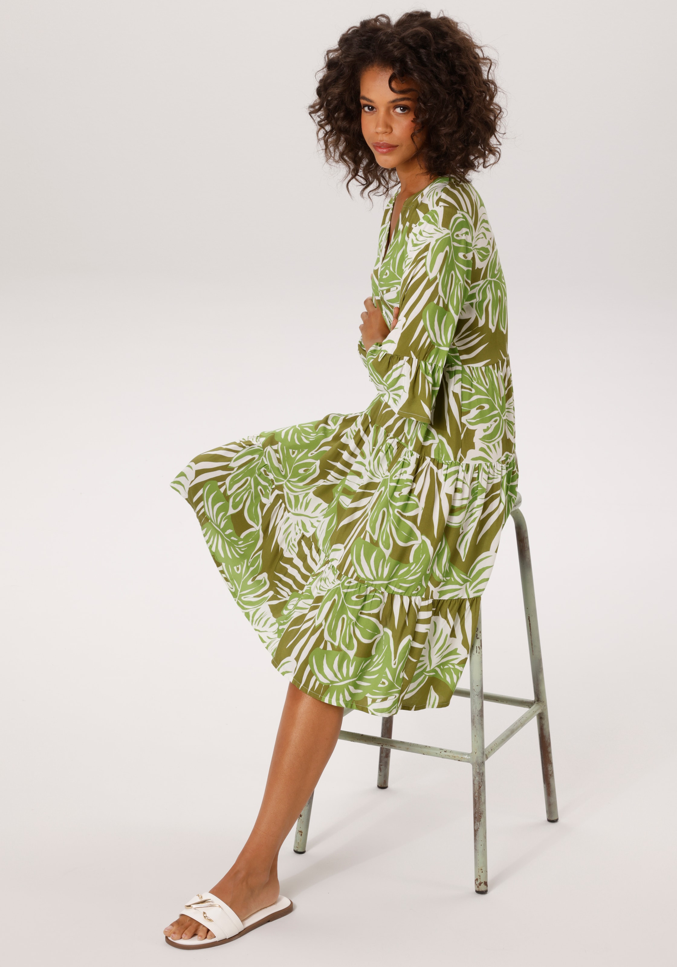 Aniston CASUAL Robe tunique mit grossflächigen, tropischen Blättern bedruckt - NEUE KOLLEKTION