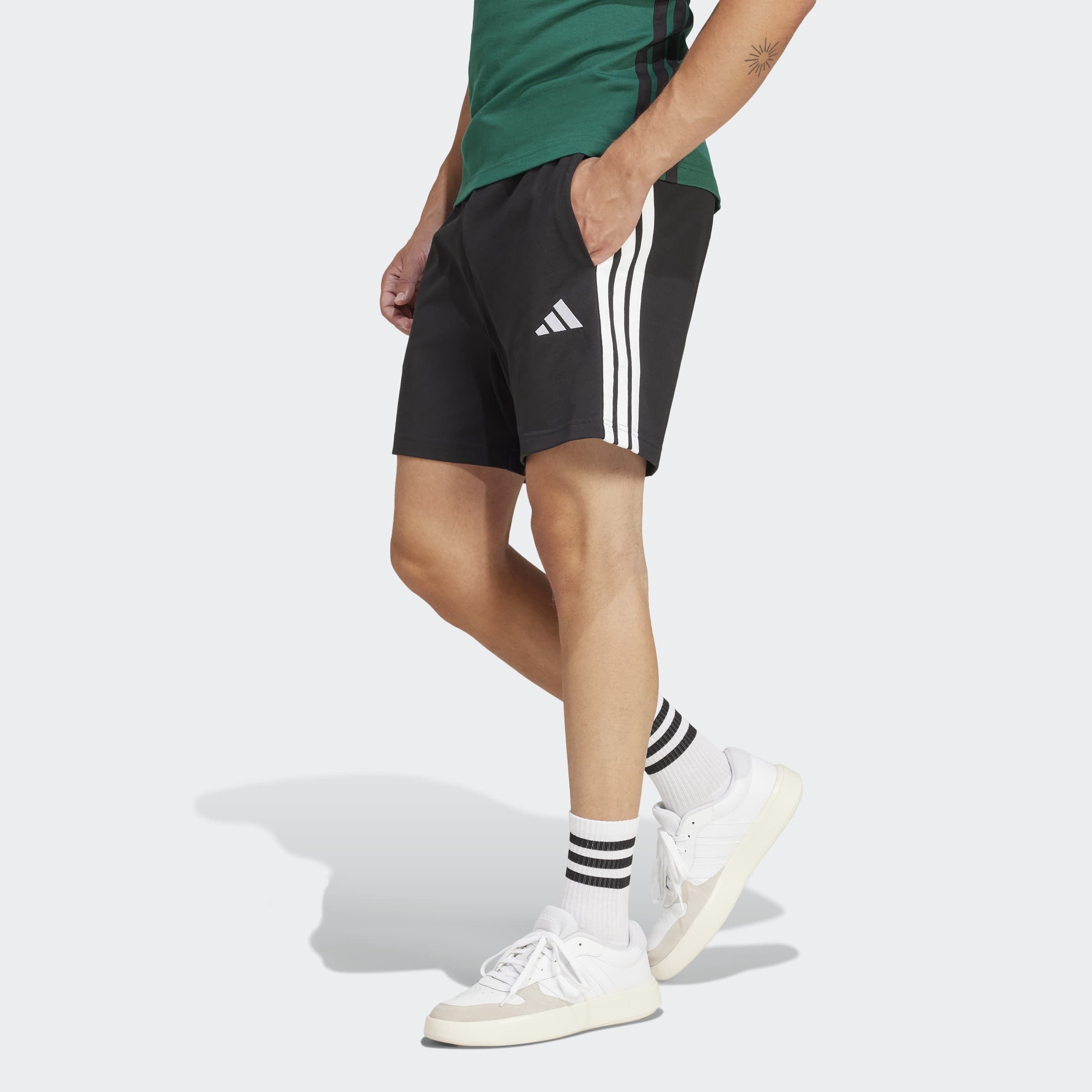 adidas Sportswear Shorts »M 3S SJ 7 SHO«  klassischer Schnitt, für Laufen und Alltag, mit Kordelverschluss