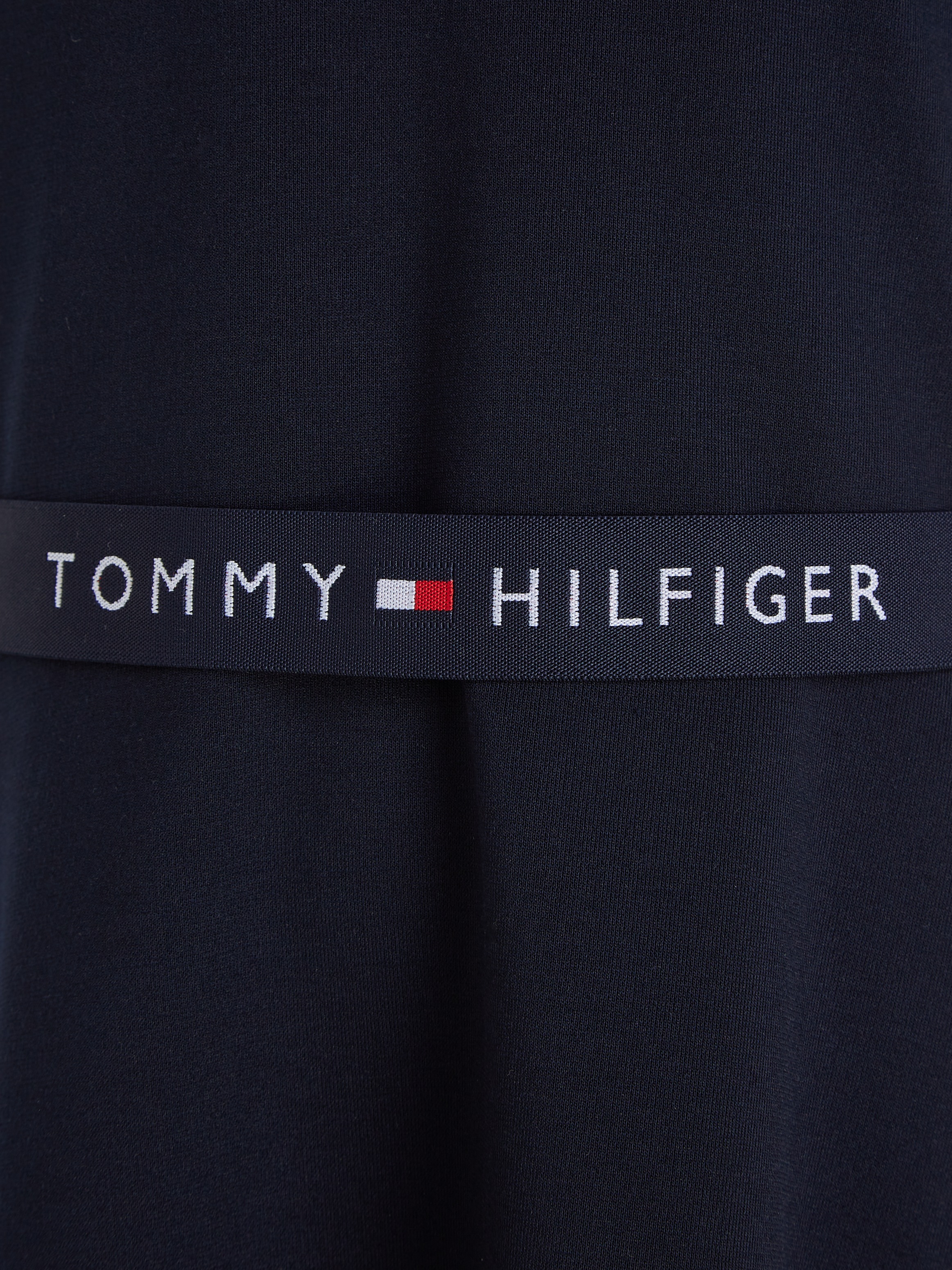 Tommy Hilfiger Jerseykleid »ESSENTIAL SKATER DRESS«, mit Markenlabel am Bund