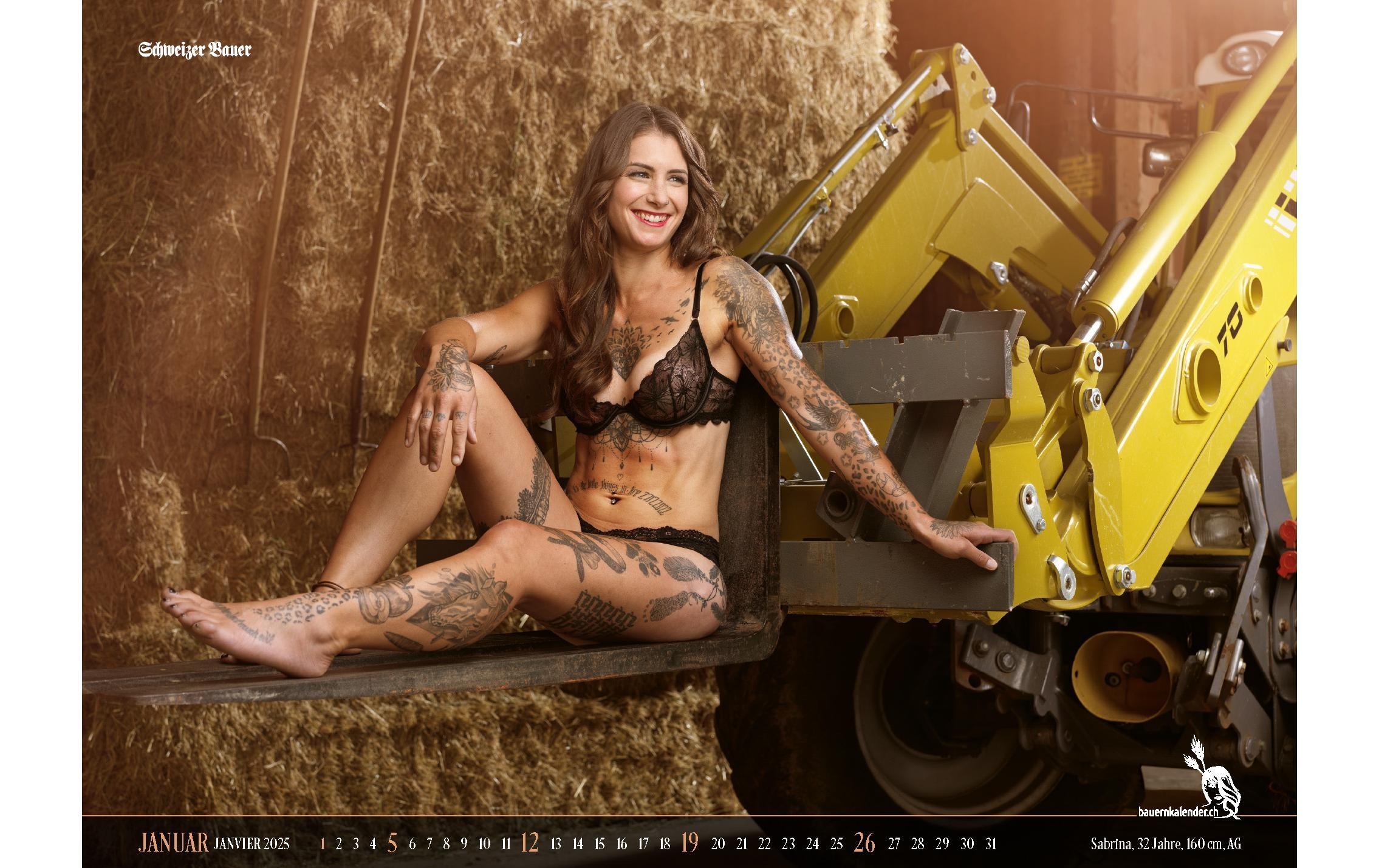Wandkalender »Calendaria Bauern Girls 2025«