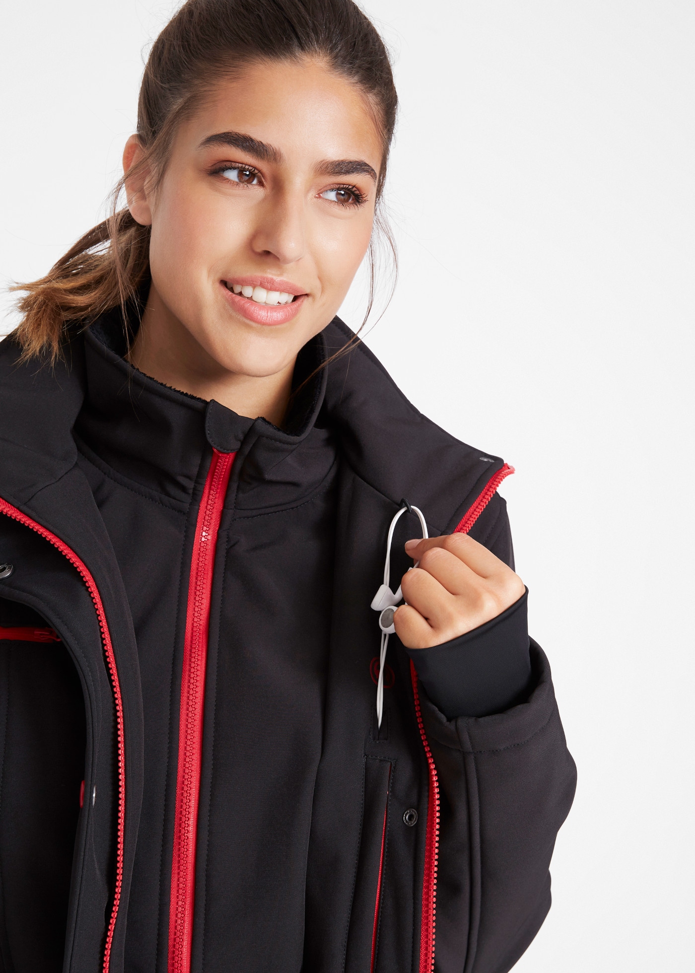 bonprix Veste softshell respirant, coupe-vent, déperlant, avec une forte teneur en stretch