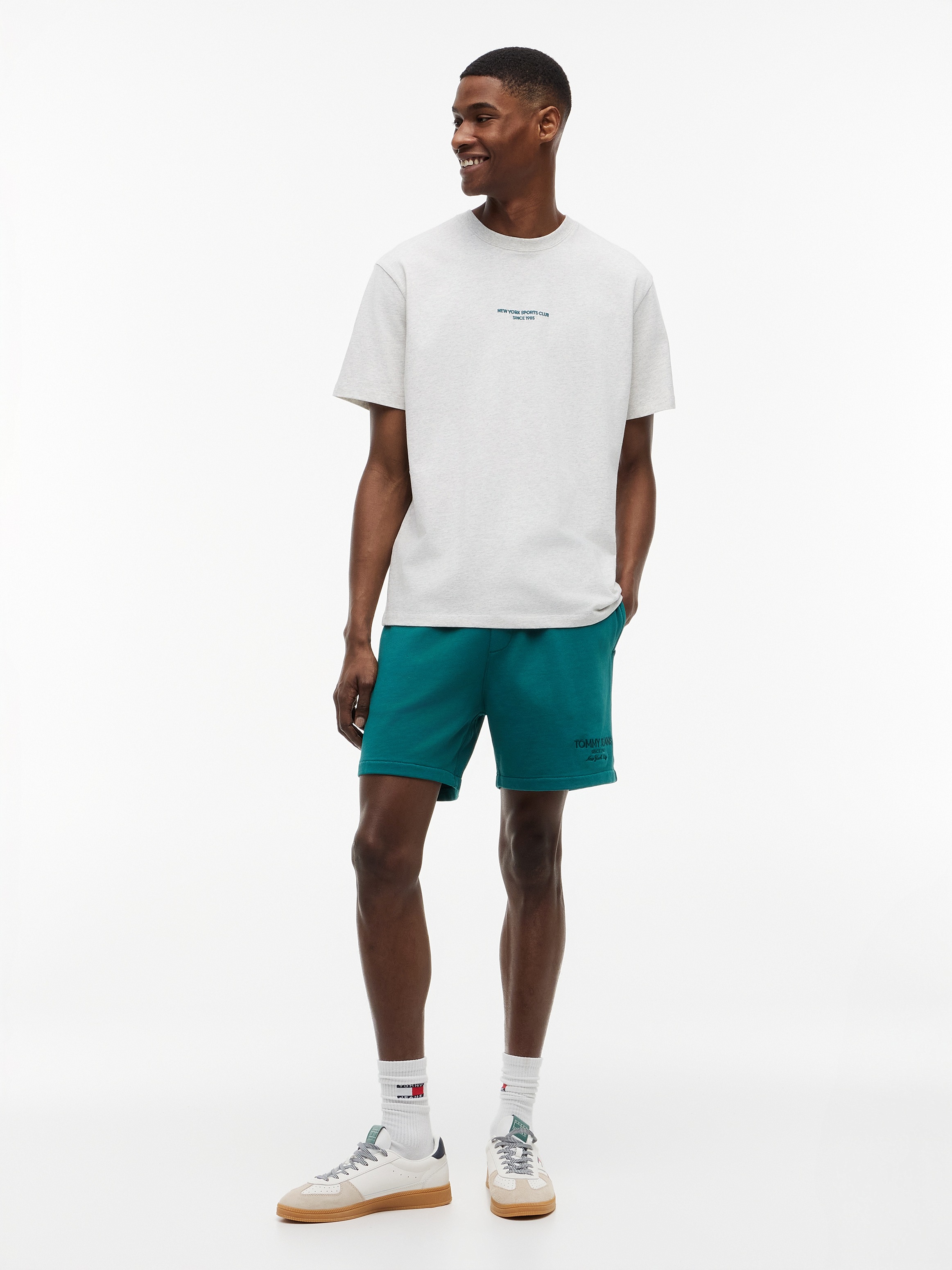 Tommy Jeans T-Shirt »TJM RELAX FIT SAILBOAT« aus Jersey mit Rückengrafik