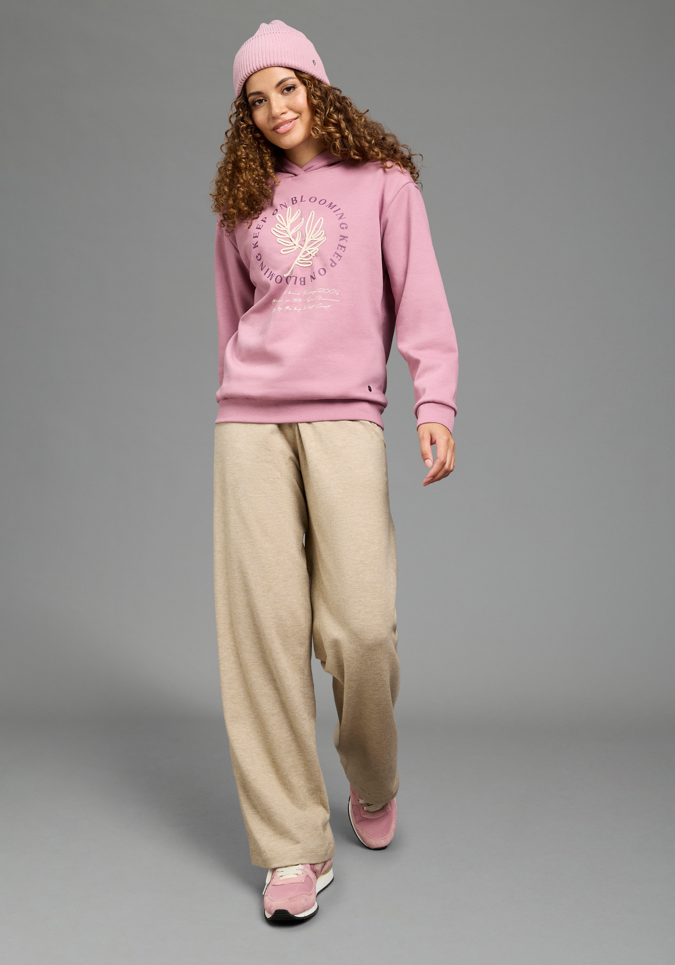KangaROOS Sweat à capuche , avec capuche, coupe ample, longueur hanches, aussi en grandes tailles
