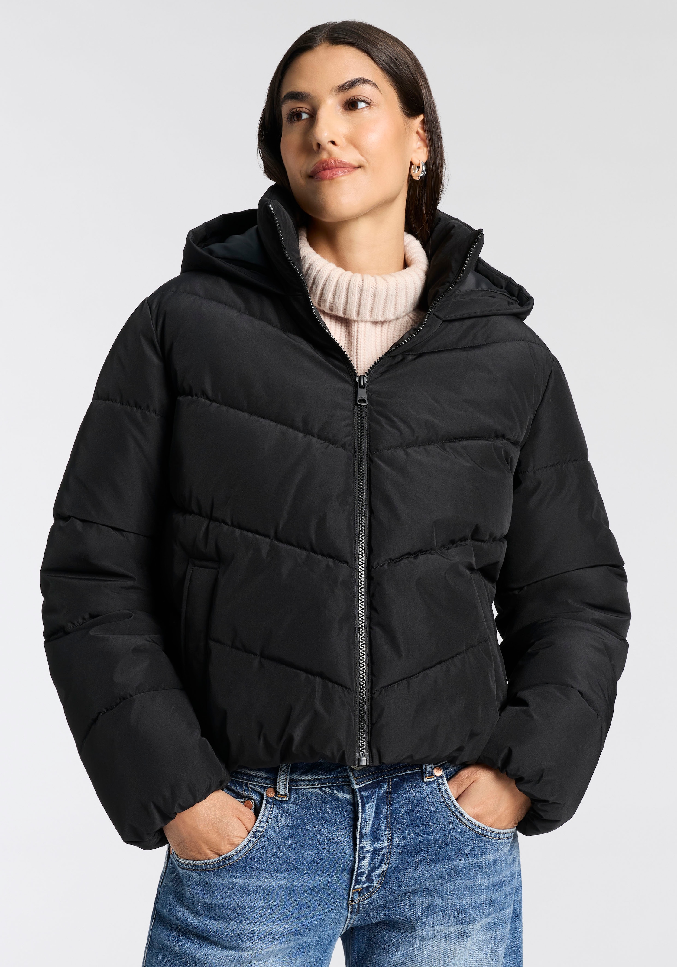 ONLY Veste matelassée »ONLCLARISA PUFFER HOOD JACKET CS OTW« avec capuche Fibre synthétique, tissu matelassé, capuche, poignets élastiques