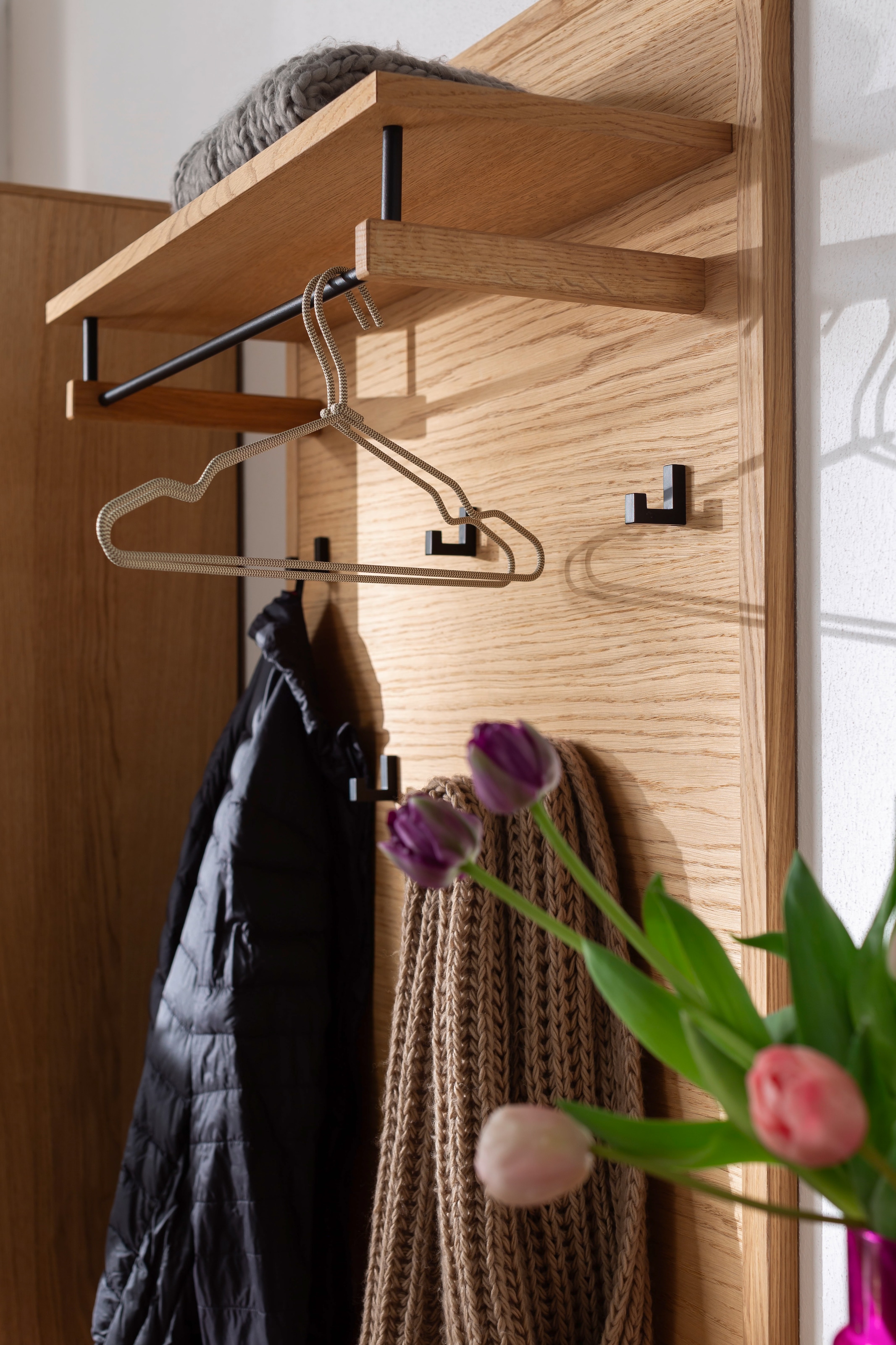 MCA living Garderobenpaneel »Araya Garderobenpaneel, Wandpaneel, Flurgarderobe, Breite 79 cm« Set, 1 Stück, 1 Stk. tlg. Aufhänger,Paneel,Kleiderstange,Wandregal,5x Kleiderhaken,FSC-mi