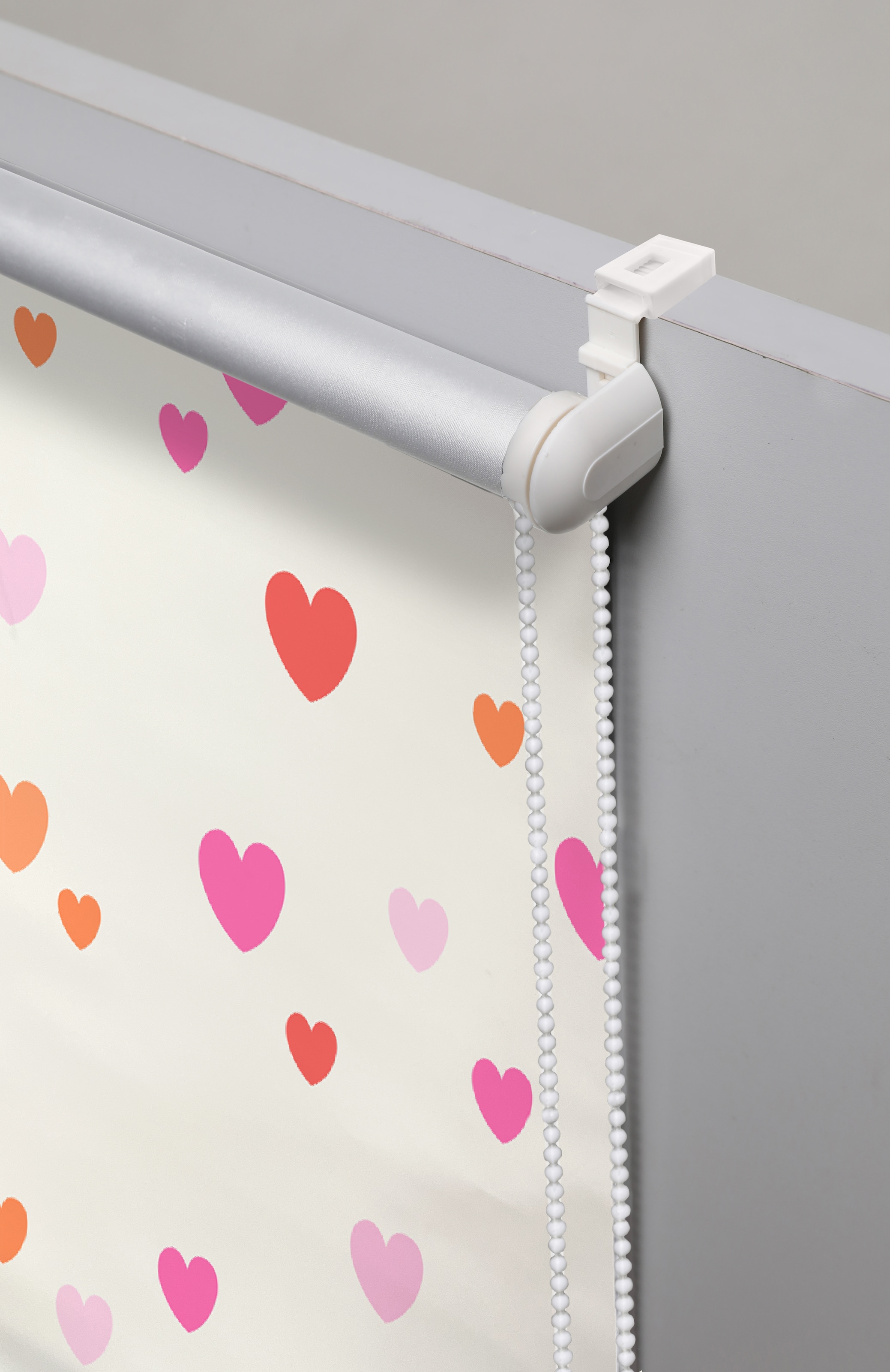 Lüttenhütt Rollo »HEART«, verdunkelnd, Blendschutz-Sichtschutz-Verdunkelung, ohne Bohren, freihängend, Fixmass, Klemmfix, Herzen, Kinderrollo -NEUHEIT!