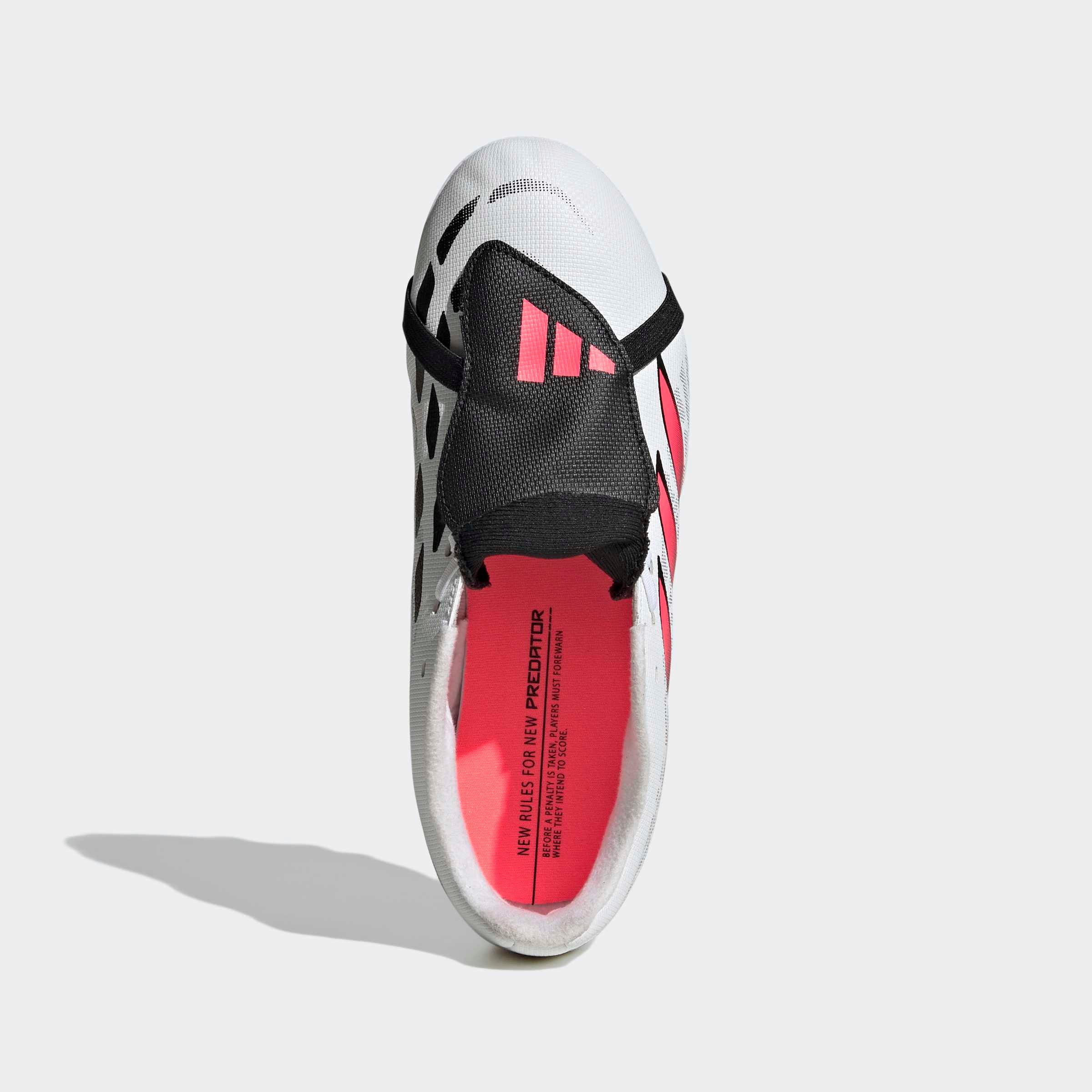 adidas Performance Chaussure de football »PREDATOR CLUB KIDS , FESTE BÖDEN/MULTI GROUND, UMSCHLAGBARE ZUNGE«  adapté à de nombreux types de sols, pour adolescents et enfants