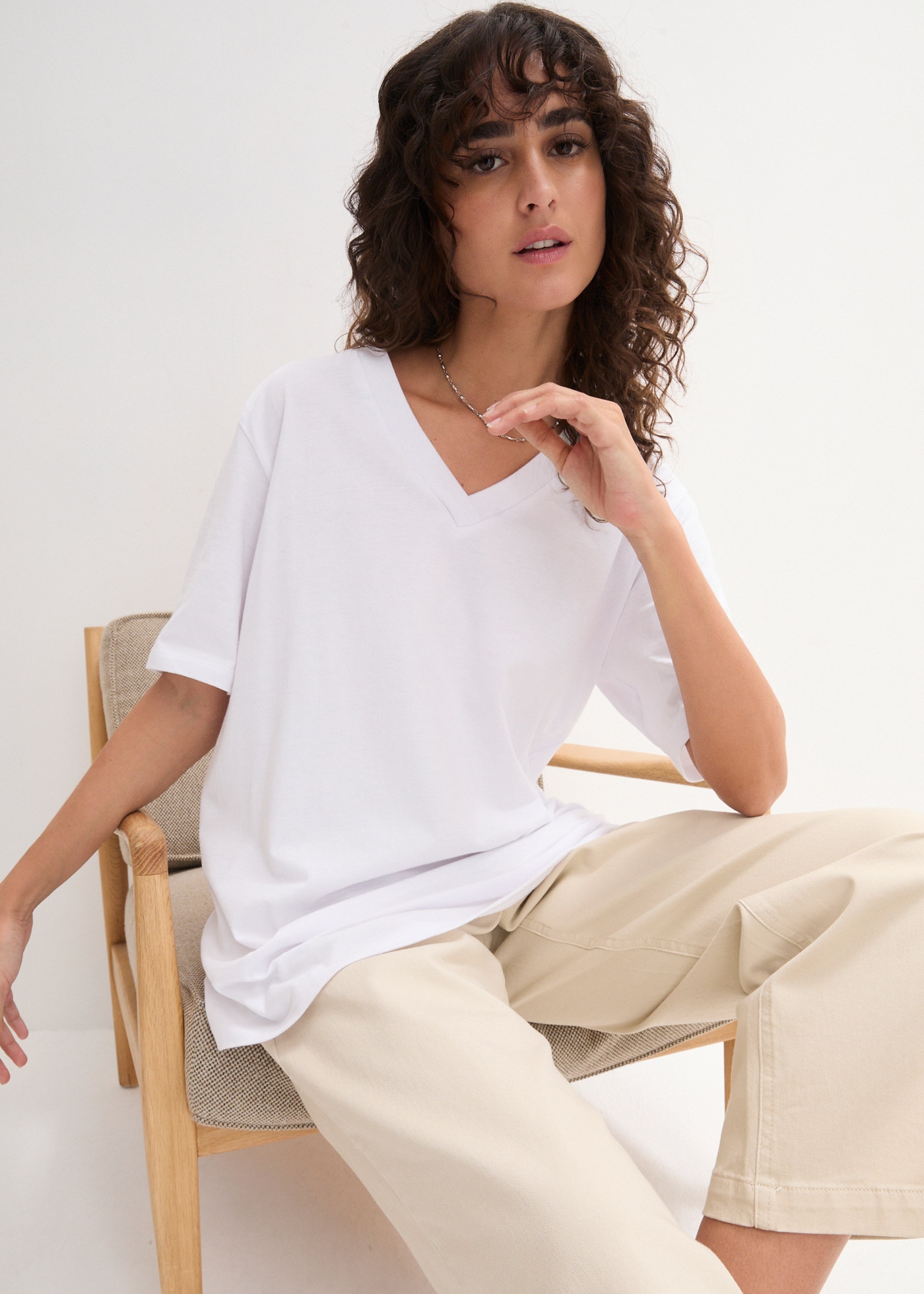 bonprix Longshirt »Weites Long-Shirt mit V-Ausschnitt, Kurzarm (5er Pack)« Packung, 5 Stk. lockere Passform, Kurzarm, mit V-Ausschnitt, unifarben