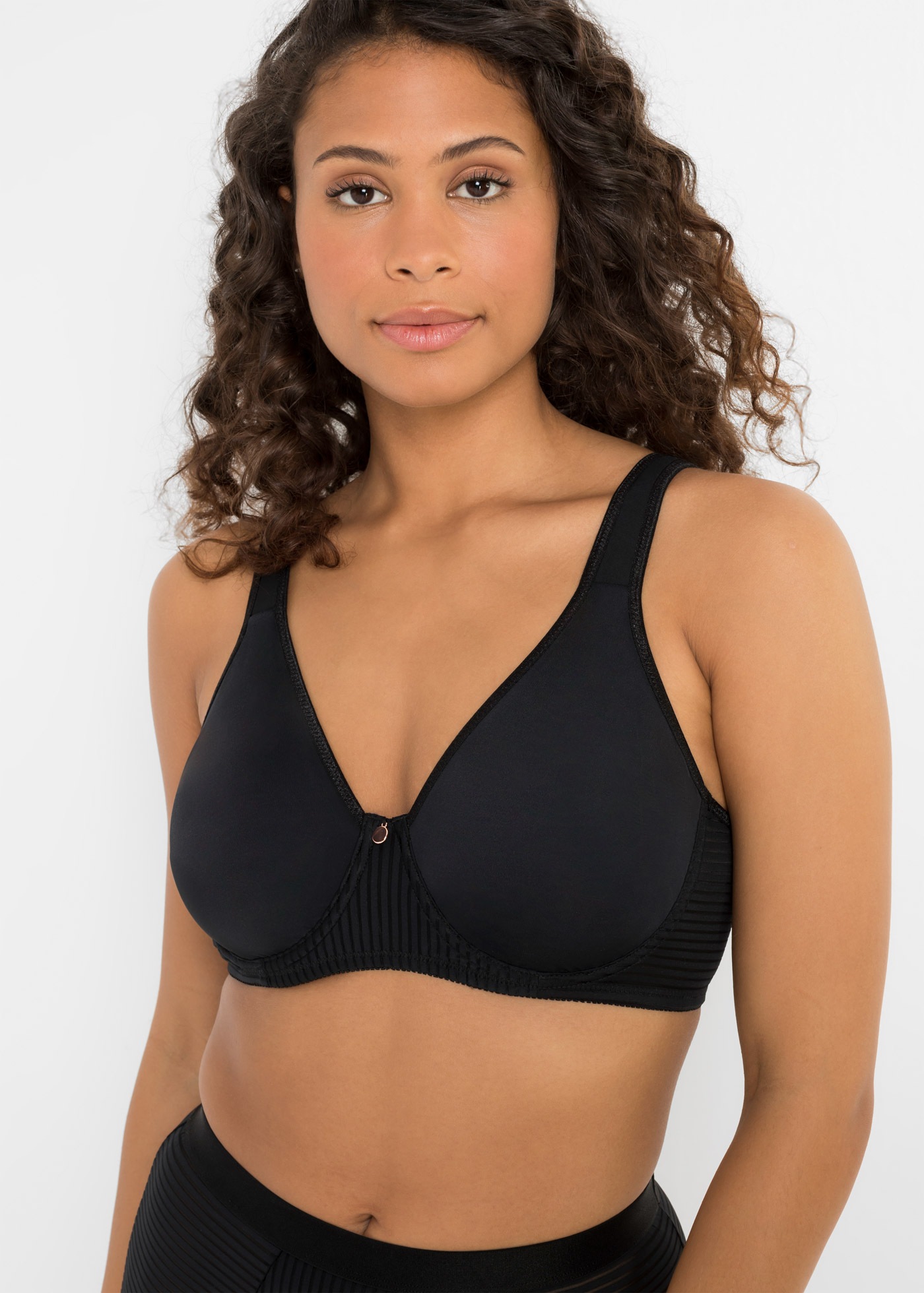 bonprix Soutien-gorge minimisant »Minimizer-BH mit gepolsterten Trägern« avec bretelles rembourrées et détails raffinés