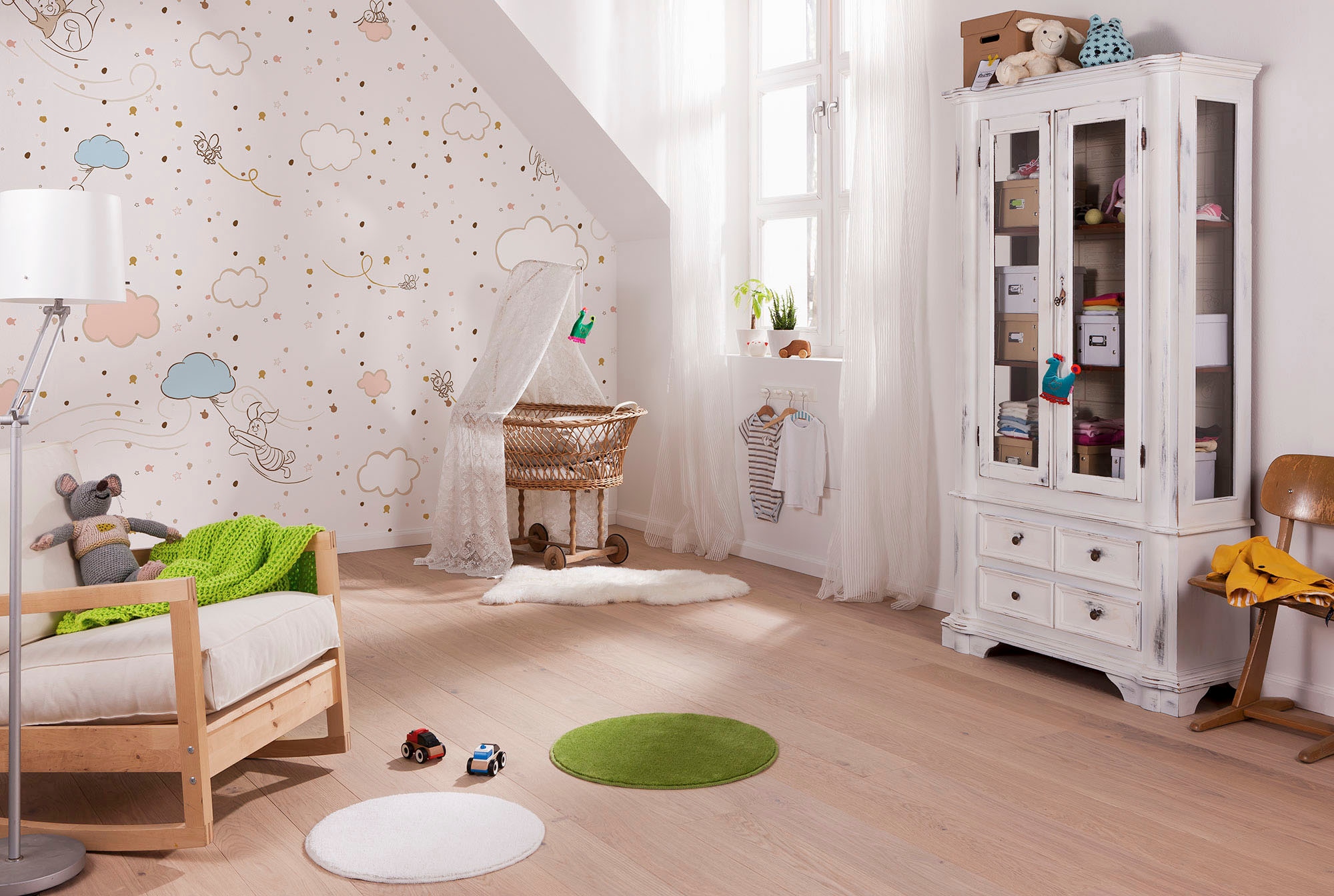 Image of Komar Fototapete "Digitaldruck Vlies - Winnie the Pooh Wind Dance - Grösse 300 x 250 cm" bedruckt glatt Kinderzimmer