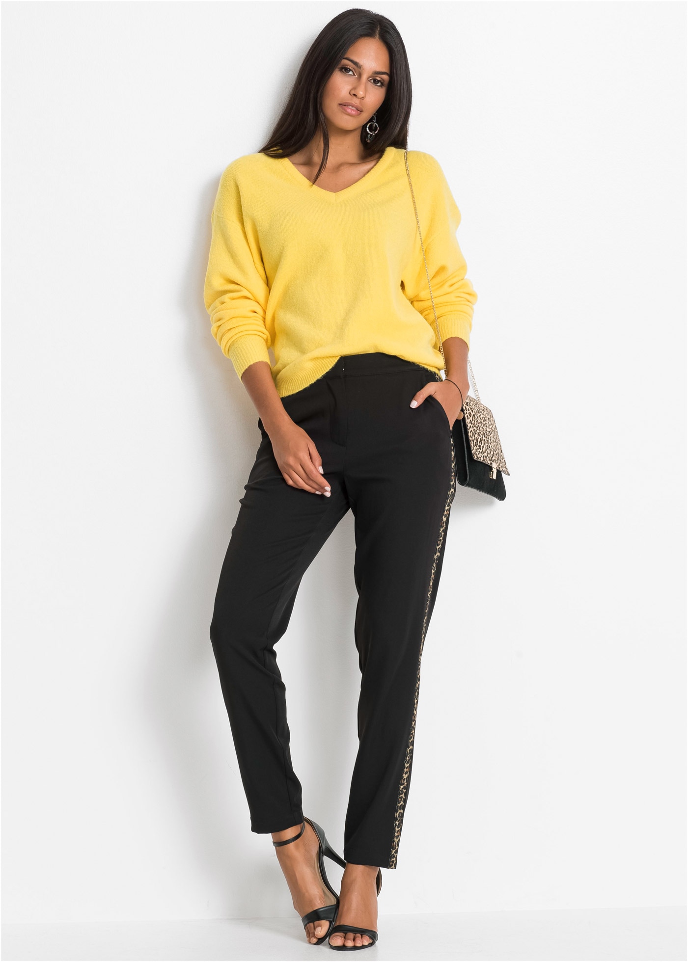 bonprix Strickpullover »Oversize-Strick-Pullover« aus weichem Material, mit V-Ausschnitt, Oversize-Passform