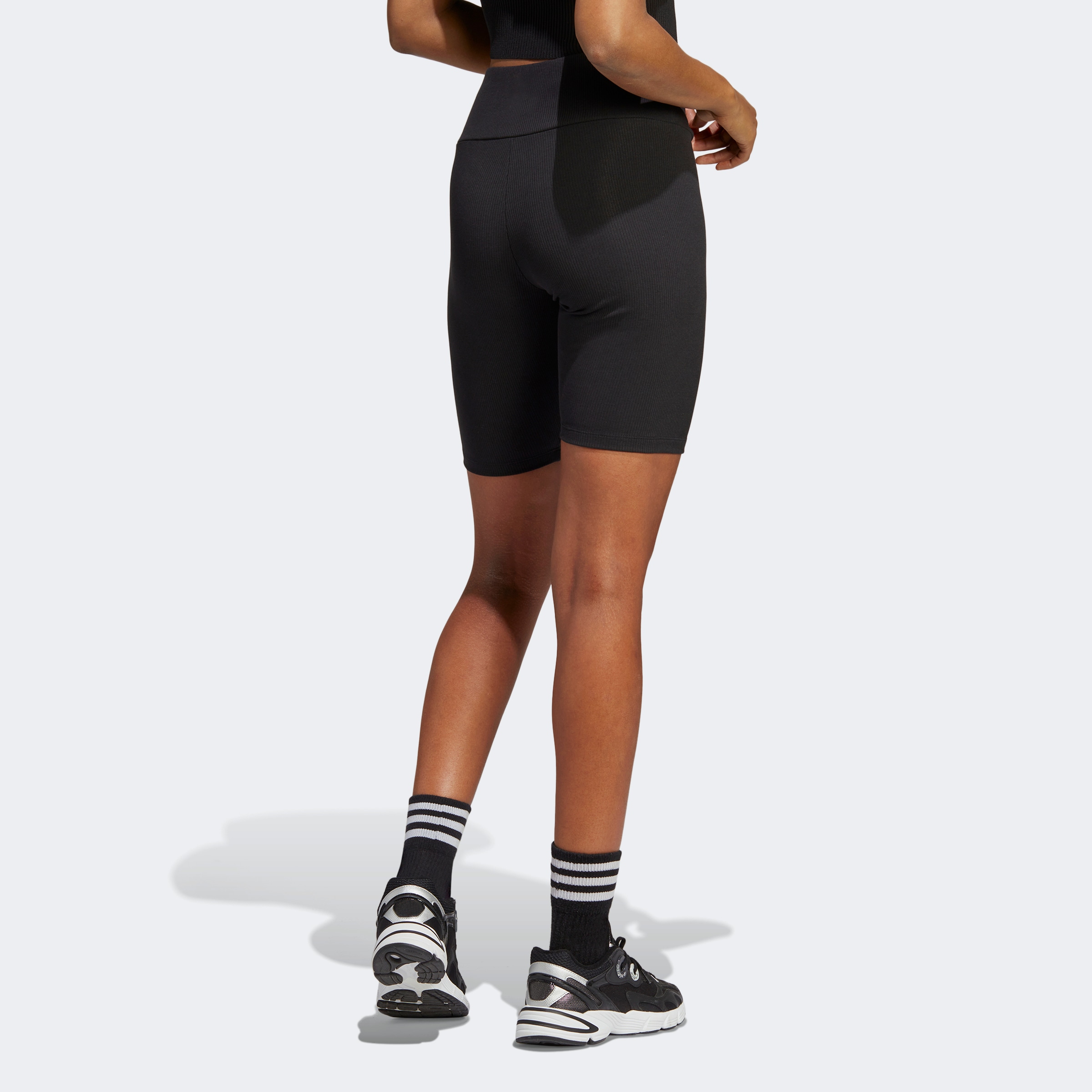 ♕ adidas Originals Shorts »ADICOLOR kaufen versandkostenfrei (1 RADLERHOSE«, ESSENTIALS tlg.)
