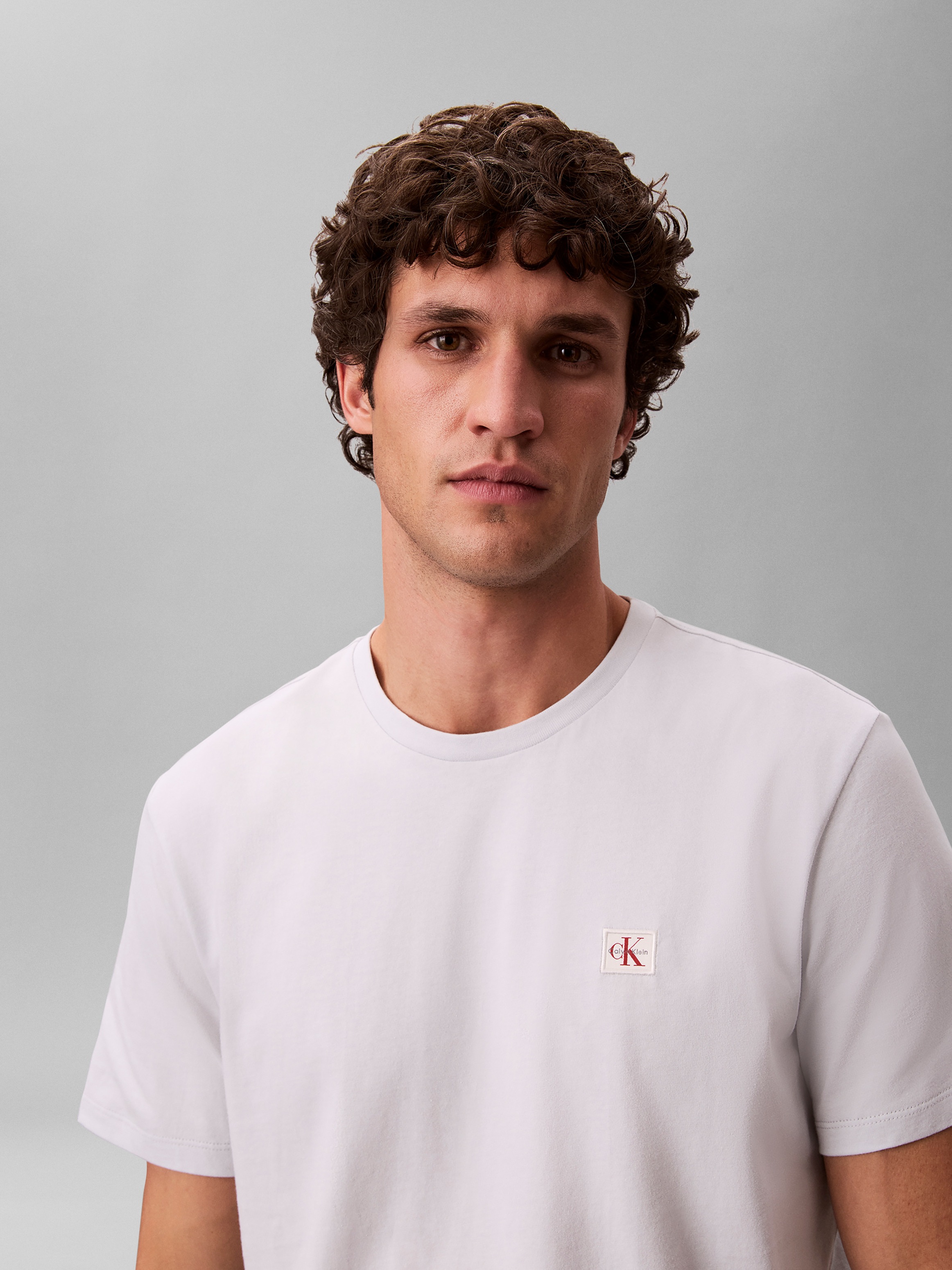 Calvin Klein Jeans T-shirt »SS BADGE TEE 2 PACK« Paquet, 2er-Pack, 2 Mit Rundhalsausschnitt