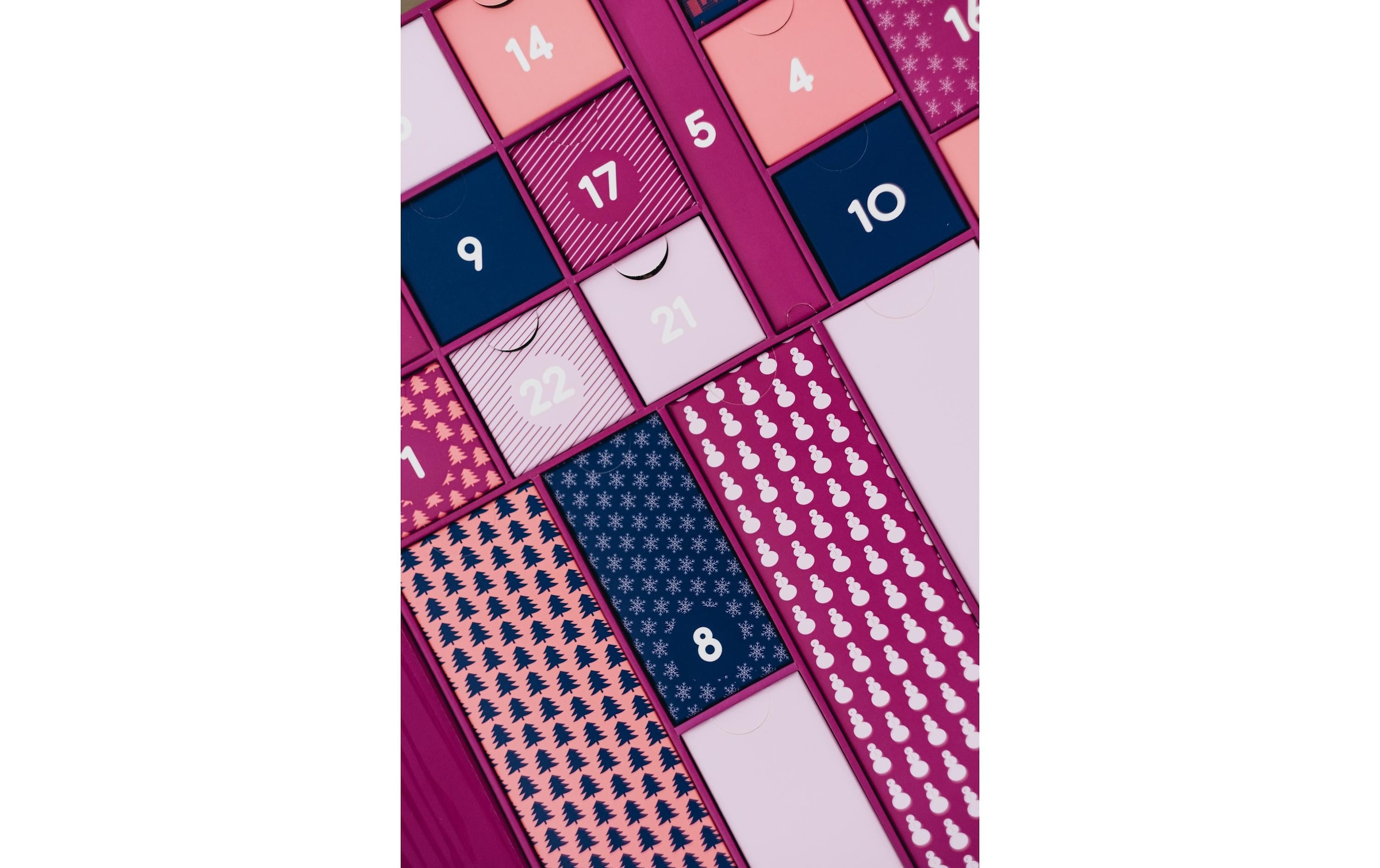 AVA & MAY Calendrier de l'Avent »MAY mit Miniprodukten« Pas de recommandation d'âge disponible