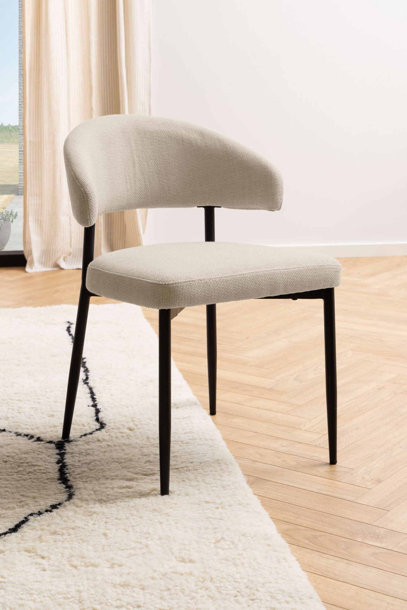 ACTONA GROUP Esszimmerstuhl »Edina 2er Set, Stoff - bequem & stilvoll, mehrere Farben, moderne« () Gepolstert, weicher Bezug & hoher Sitzkomfort, schwarze Stahlbeine
