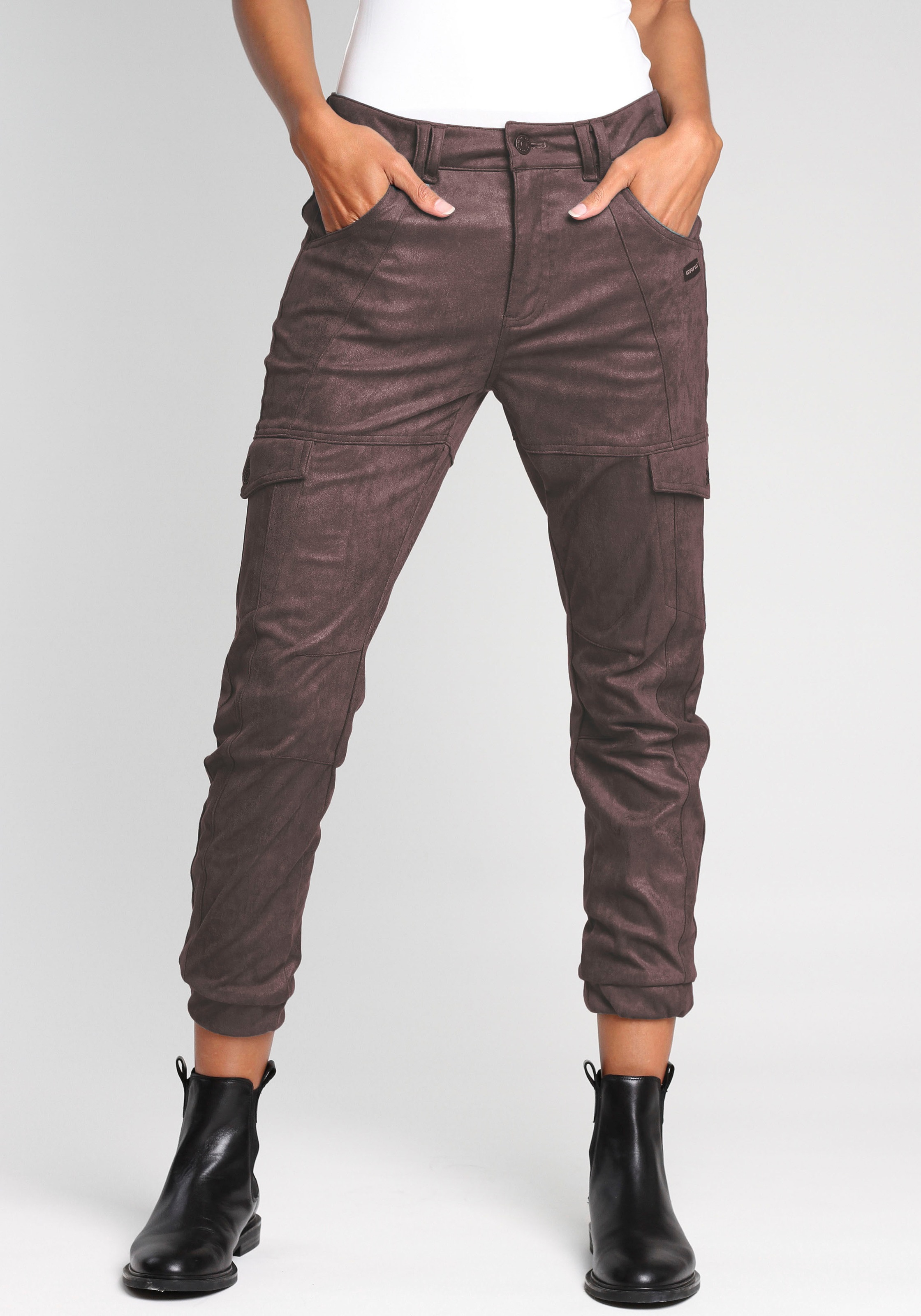 Image of GANG Cargohose »Giselle Cargo Hose«, in Leder-Optik mit leicht glänzenden Effekt bei Ackermann Versand Schweiz