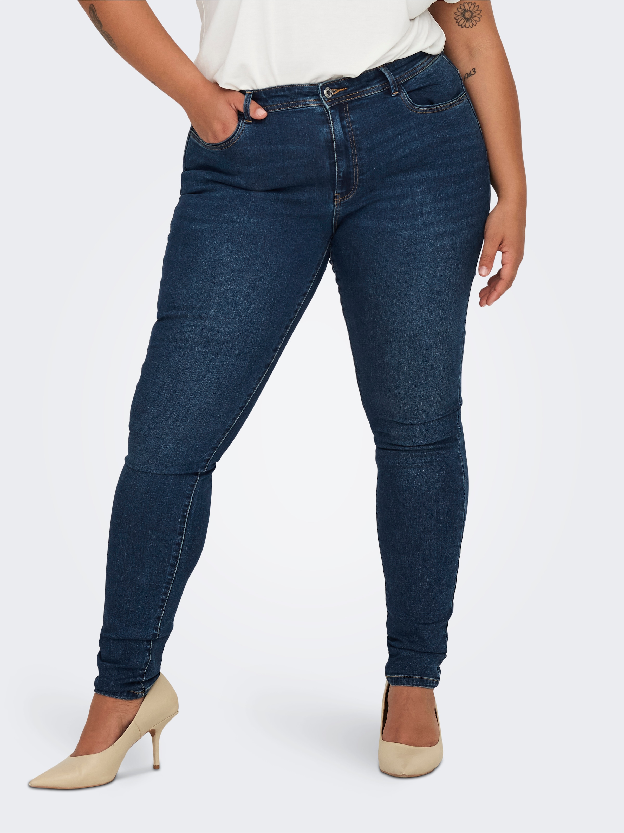 Image of ONLY CARMAKOMA Skinny-fit-Jeans "CARSALLY MID SKINNY DNM BJ581"
