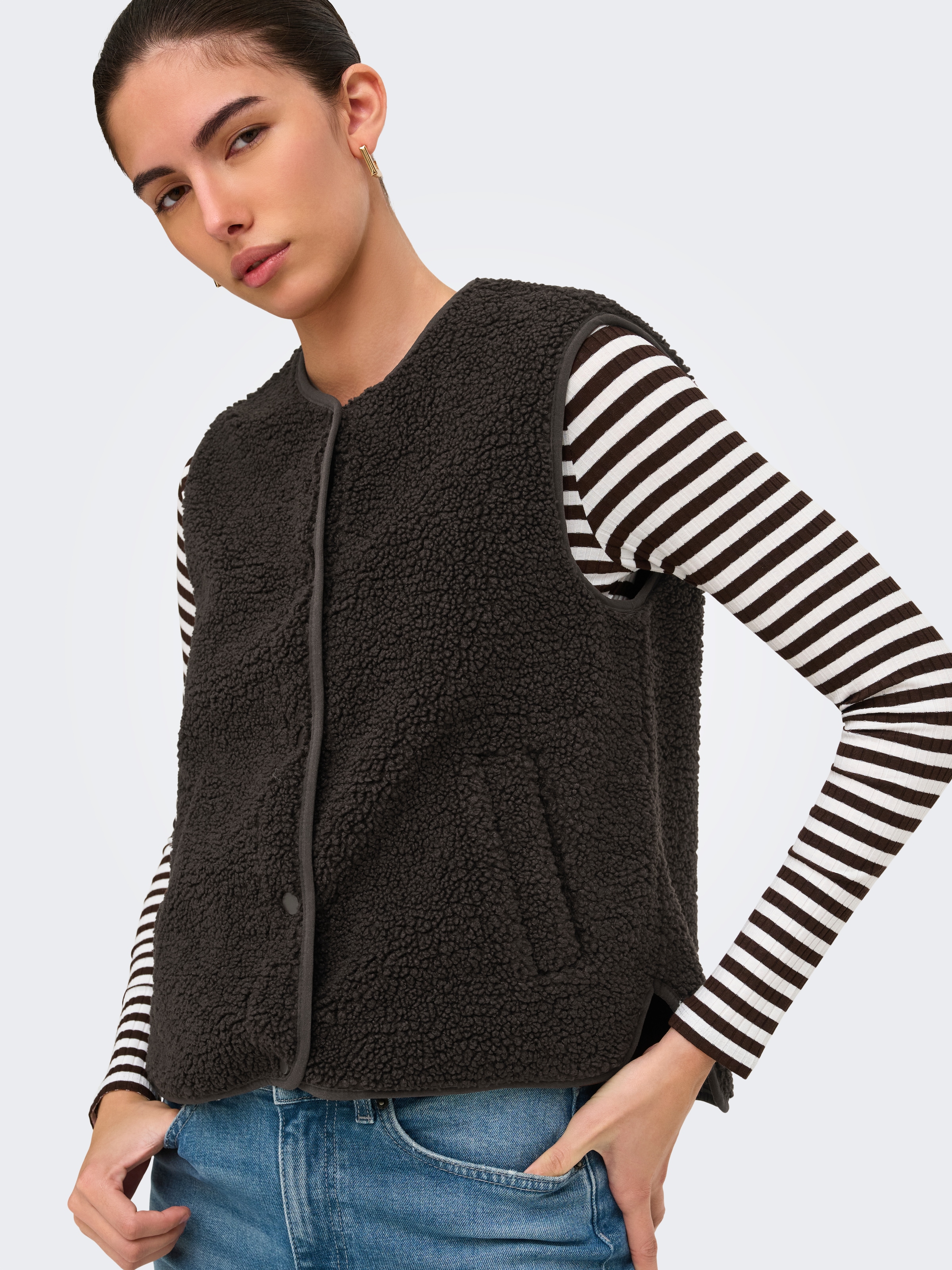 JDY Gilet en peluche »JDYSIMINA TEDDY WAISTCOAT OTW QIQ NOOS« fibre synthétique,