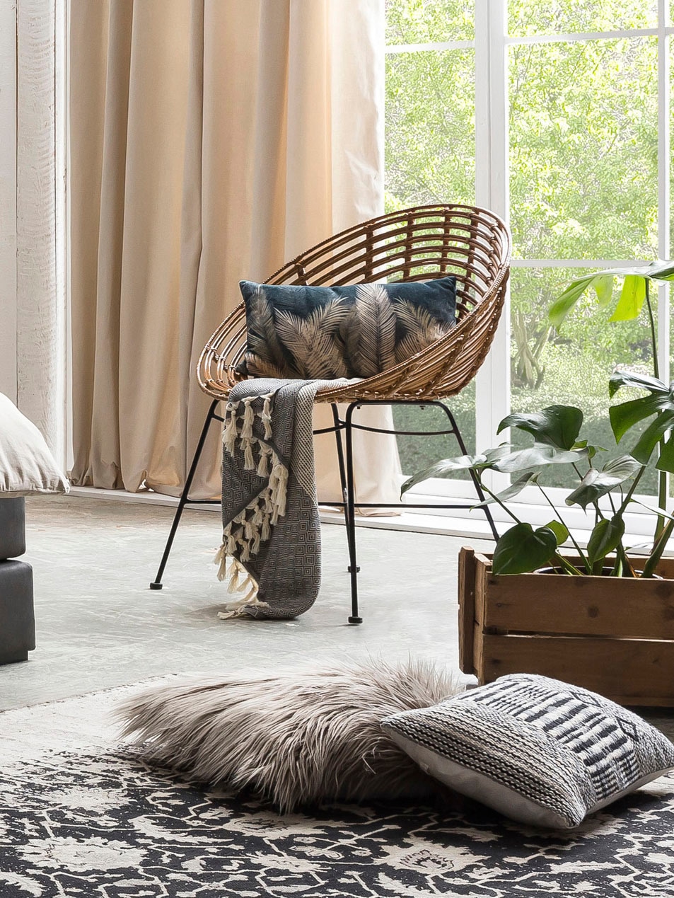 SIT Rattanstuhl »Rundsitz Rattan Metall Schwarz Natur Lounge Design« () 1 Stk.Rattanstuhl mit Rundsitz aus Rattan & Metall im Lounge Design