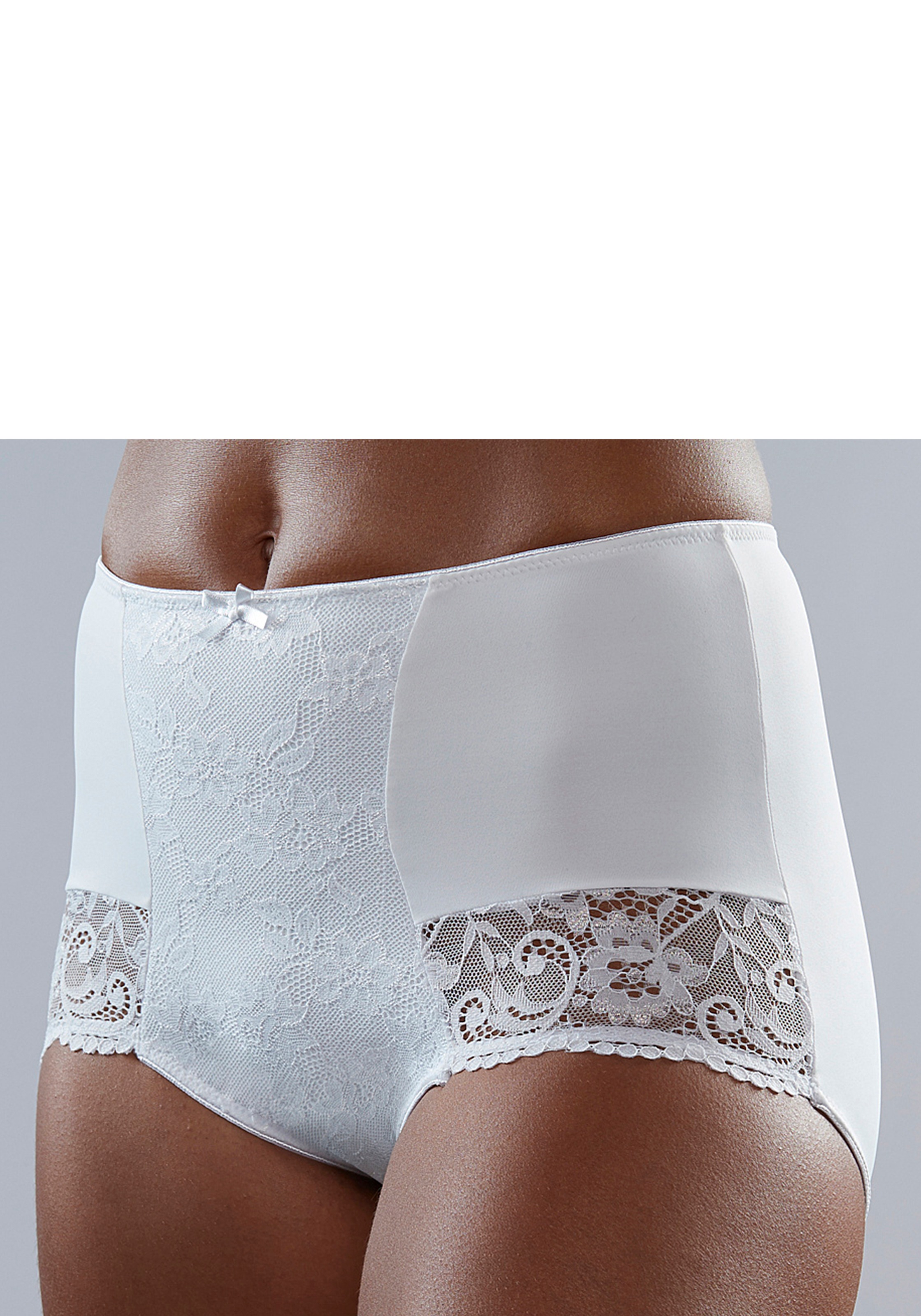 Image of Nuance High-Waist-Panty, mit Spitzeneinsätzen bei Ackermann Versand Schweiz