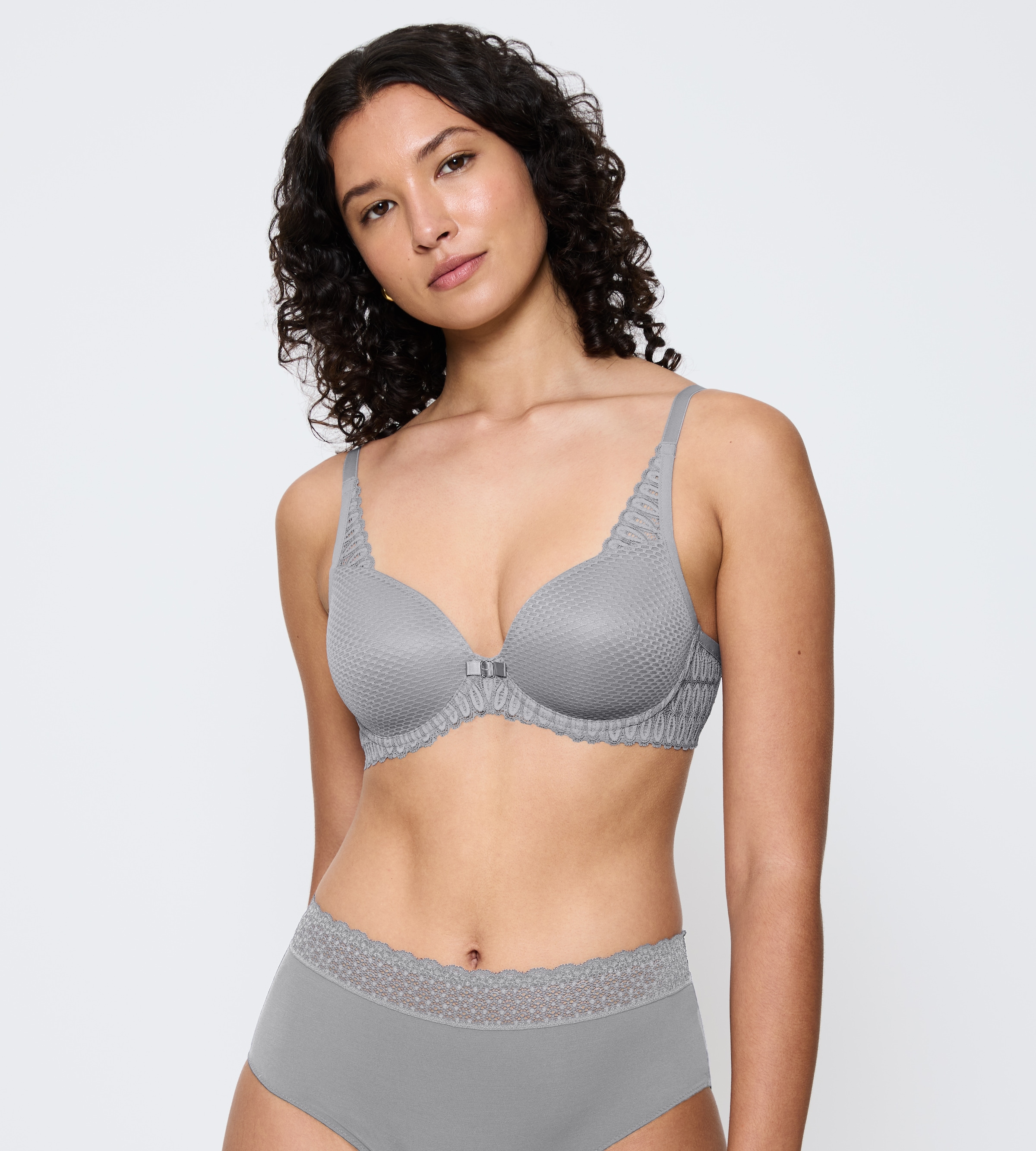 Image of Triumph Bügel-BH "Aura Spotlight T" moderne Spitze, weich, leicht gepolstert, Spacer-Cups